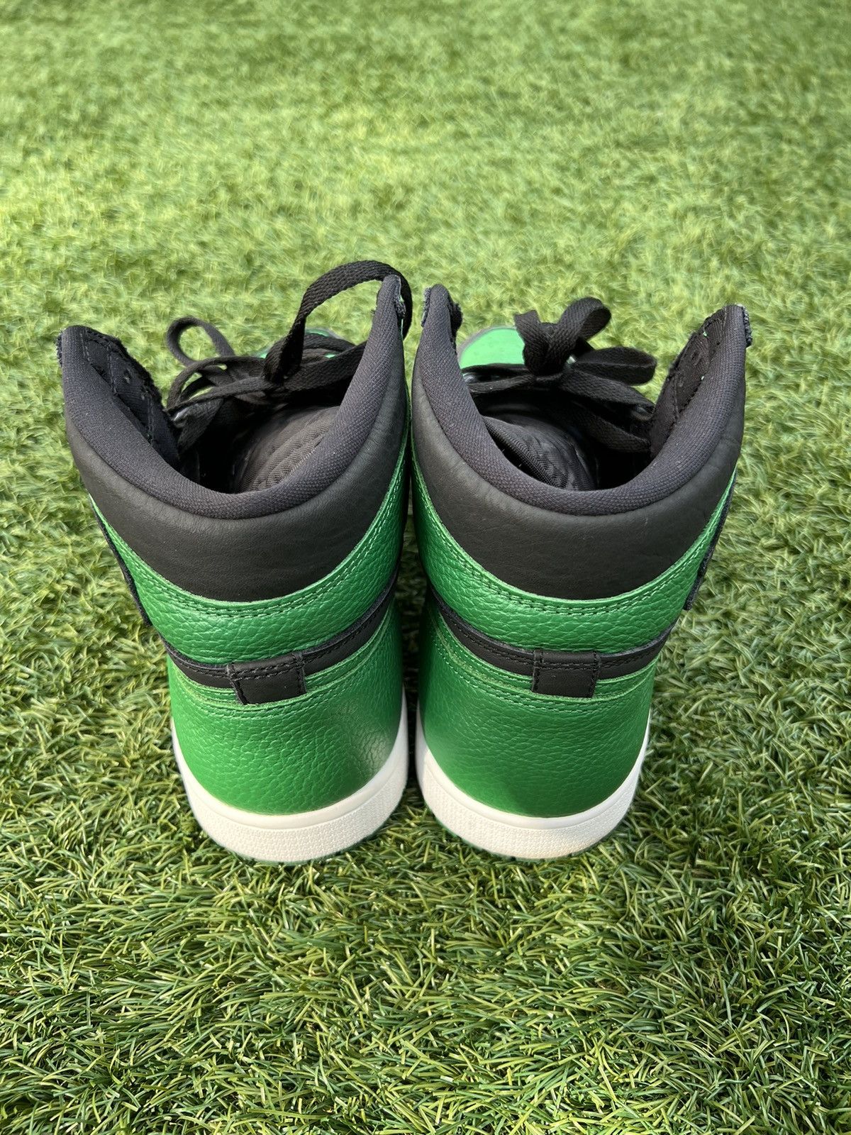 Jordan Brand Jordan 1 Retro High Pine Green Size US 10 / EU 43 - 4 Thumbnail