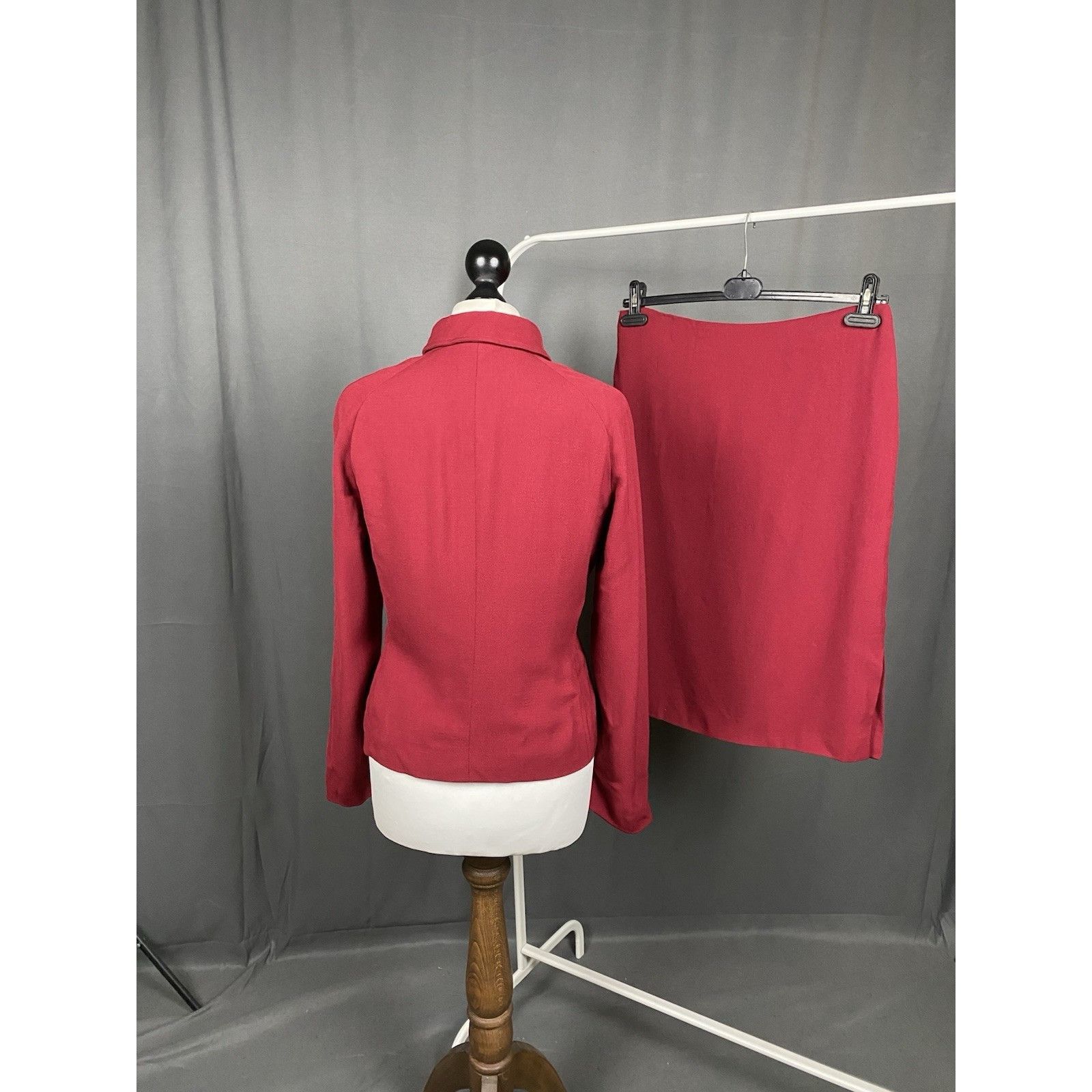 Salvatore Ferragamo Salvatore Ferragamo Women's Pink Red 2 Piece Wool Skirt Suit Size XL / US 12-14 / IT 48-50 - 7 Thumbnail