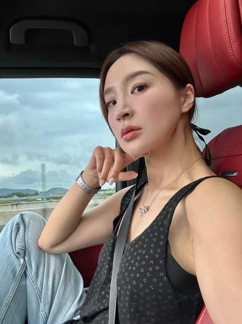 Chanel Loose-Fitting Chanel Tank Top 24c Size S / US 4 / IT 40 - 1 Thumbnail