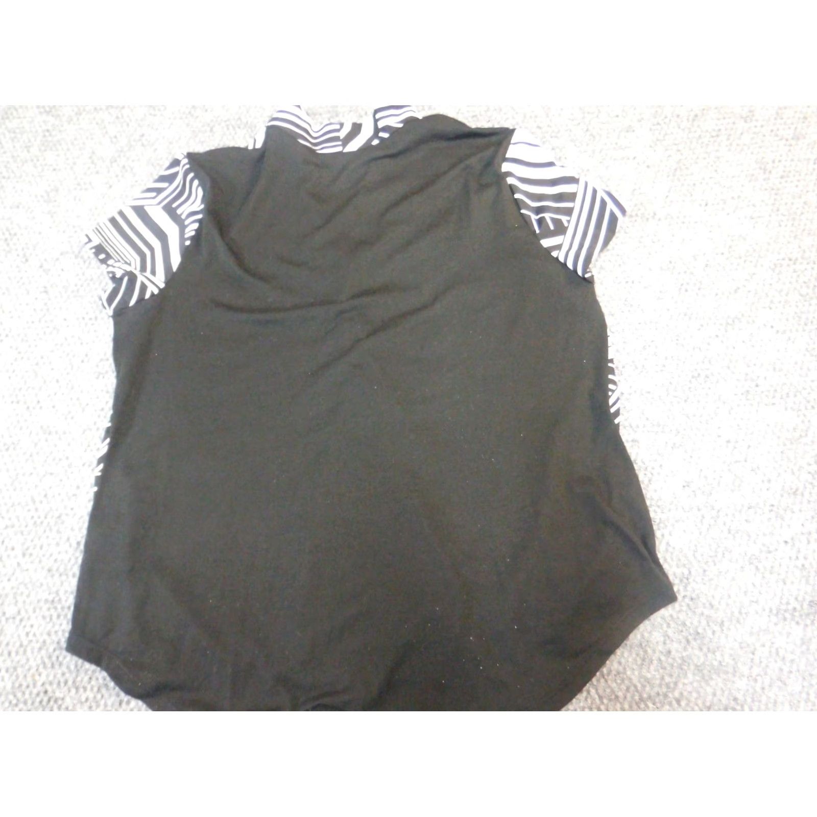Jones New York Jones New York Blouse Shirt Womens Medium Black Cap Sleeve Crew Neck Pullover Geometric Pattern Ruffle Stretch Casual Basic Classic Regular Dust-Free Size M / US 6-8 / IT 42-44 - 6 Thumbnail