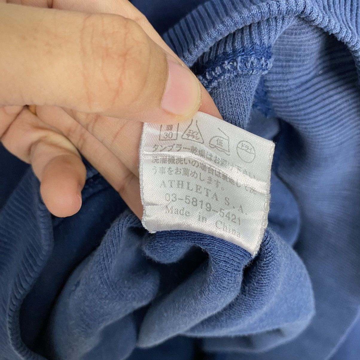 Japanese Brand 📌Vintage Hoodie Pull Over Athleta Big Logo Size US L / EU 52-54 / 3 - 22 Thumbnail