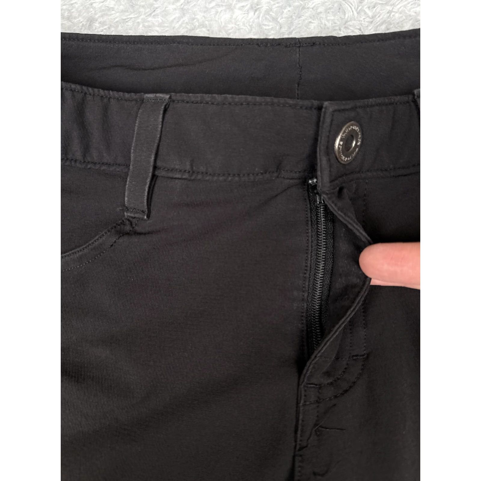 The North Face VINTAGE The North Face Pants Womens 6 Black Chino Elastic Ankle Hiking Outdoor READ ME Size 31" - 5 Thumbnail