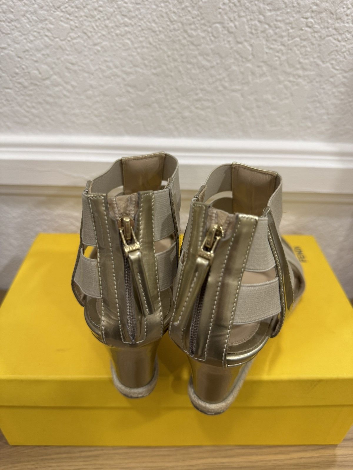 Fendi Fendi Zeppa Vernice + Elastico Wedge Sandals Size US 6 / IT 36 - 6 Thumbnail