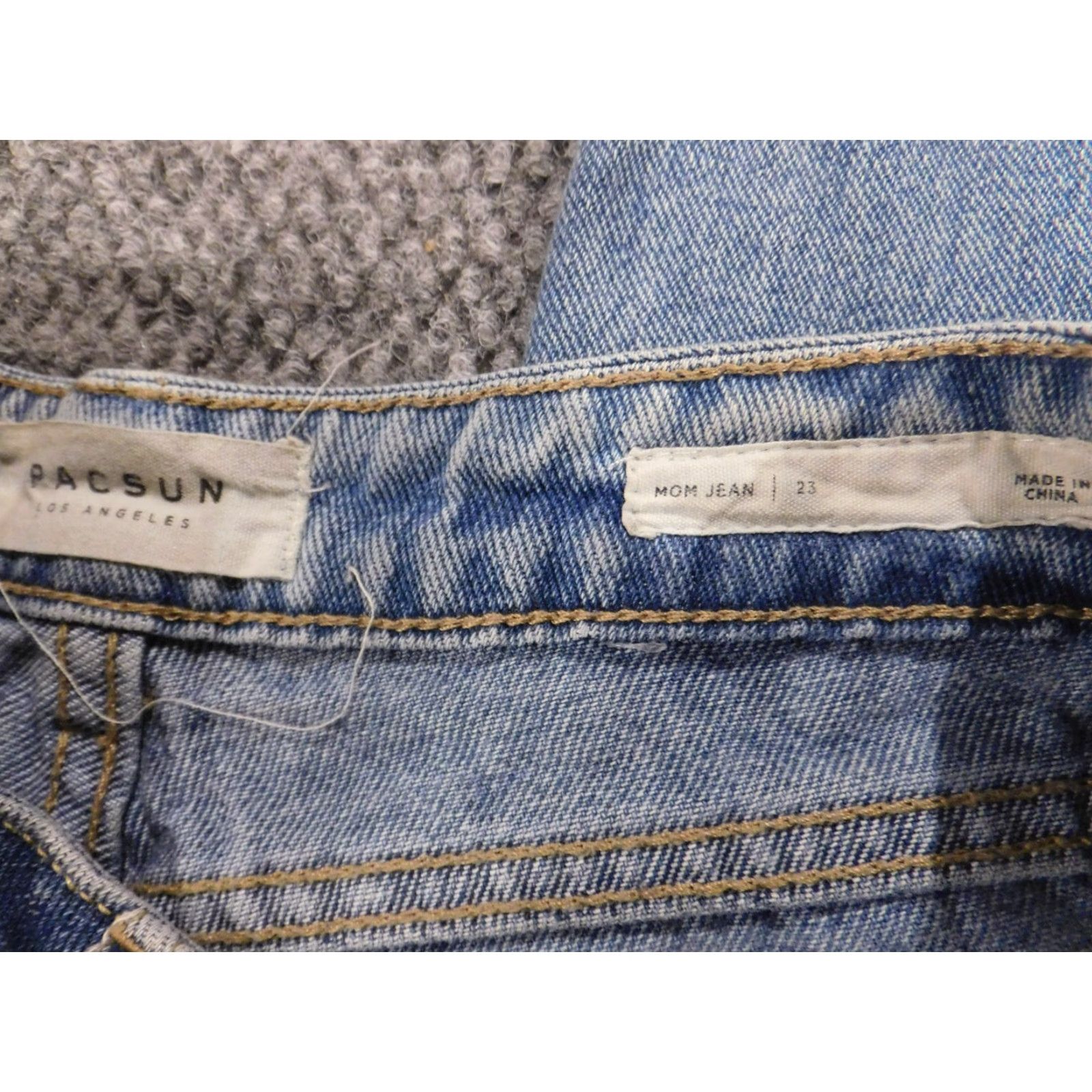 Pacsun Pacsun Jeans Womens 23 blue Mom Distressed Straight Denim Regular Leather? (Note: "Leather" not in original; cannot add.) Size 40" / US 18 - 4 Thumbnail