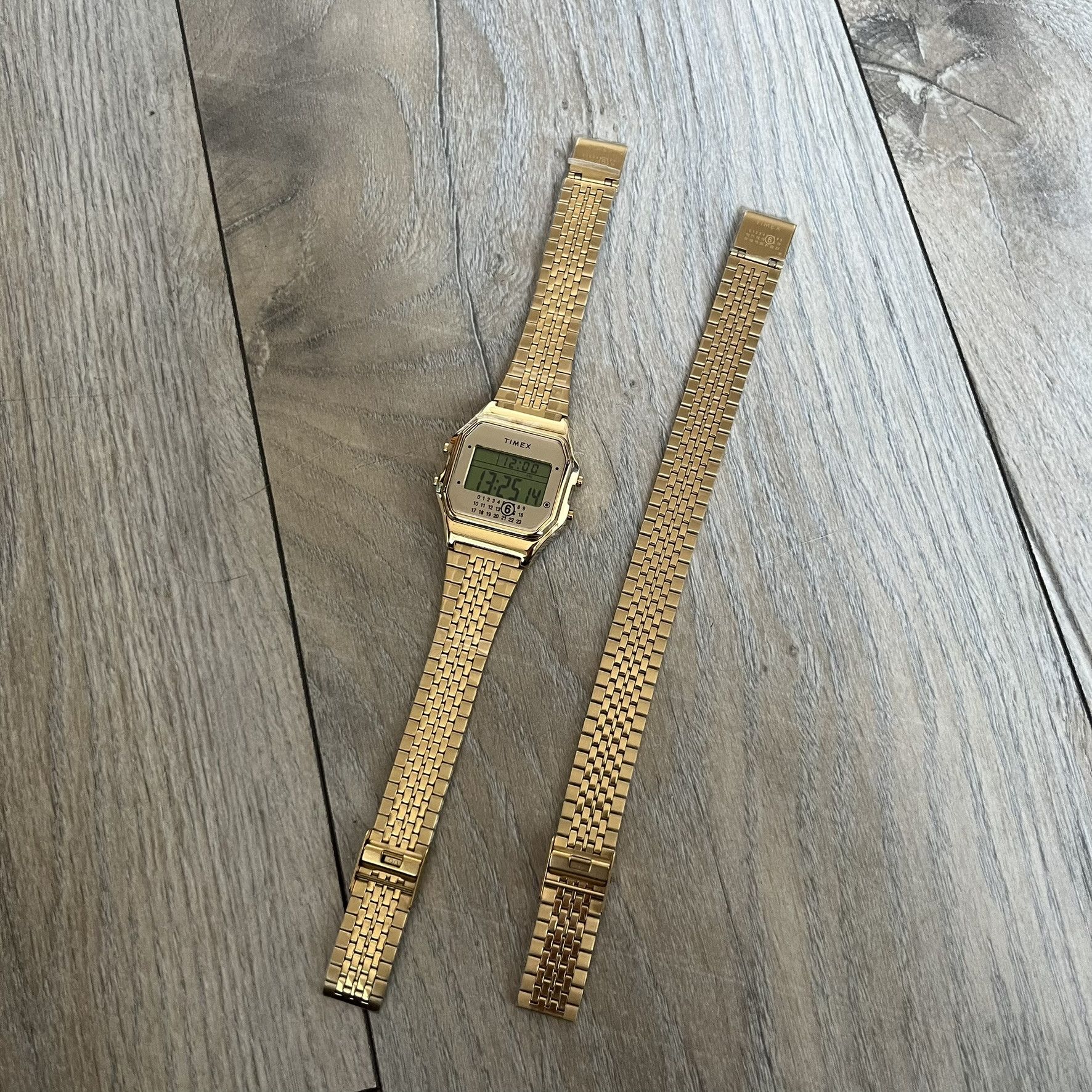 Maison Margiela × Timex Timex x Maison Margiela MM6 Gold Watch + Bracelet Gift Set Size ONE SIZE - 2 Thumbnail