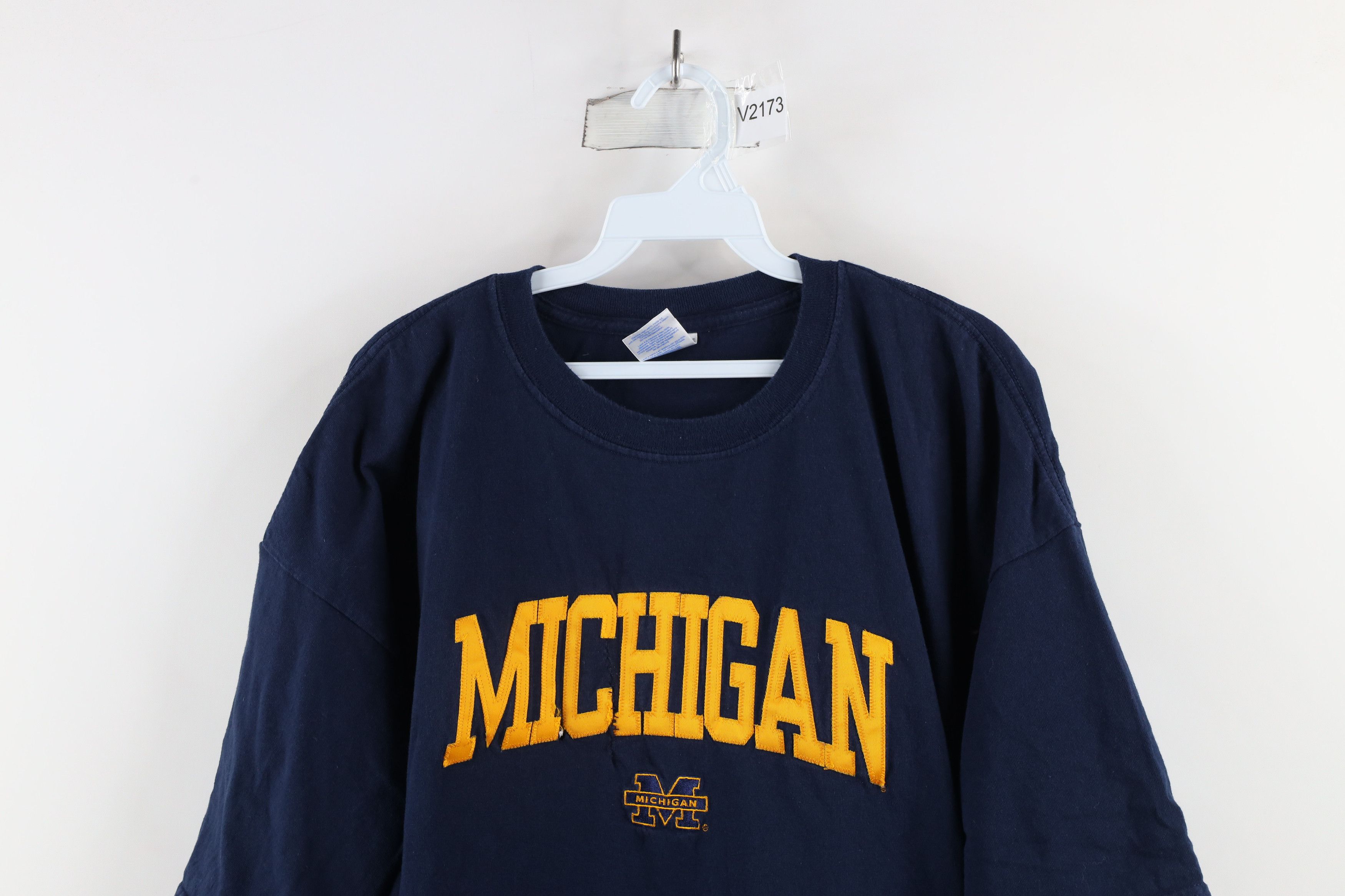 Vintage Vintage 90s Spell Out University of Michigan T-Shirt Blue Size US XXL / EU 58 / 5 - 2 Thumbnail