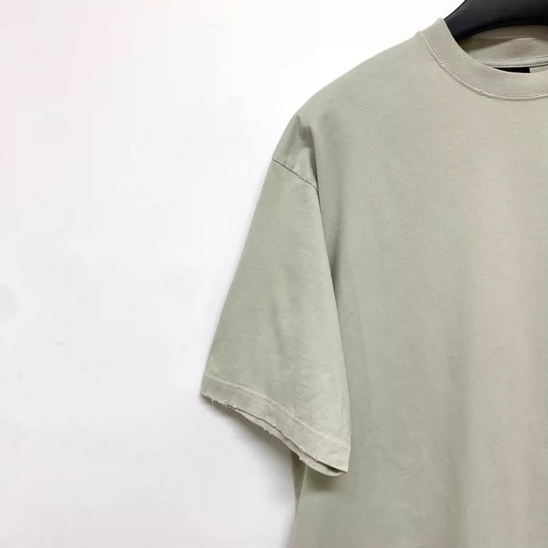 Balenciaga Balenciaga Beige short-sleeved T-shirt 2505-Nextarrow Size US M / EU 48-50 / 2 - 5 Thumbnail