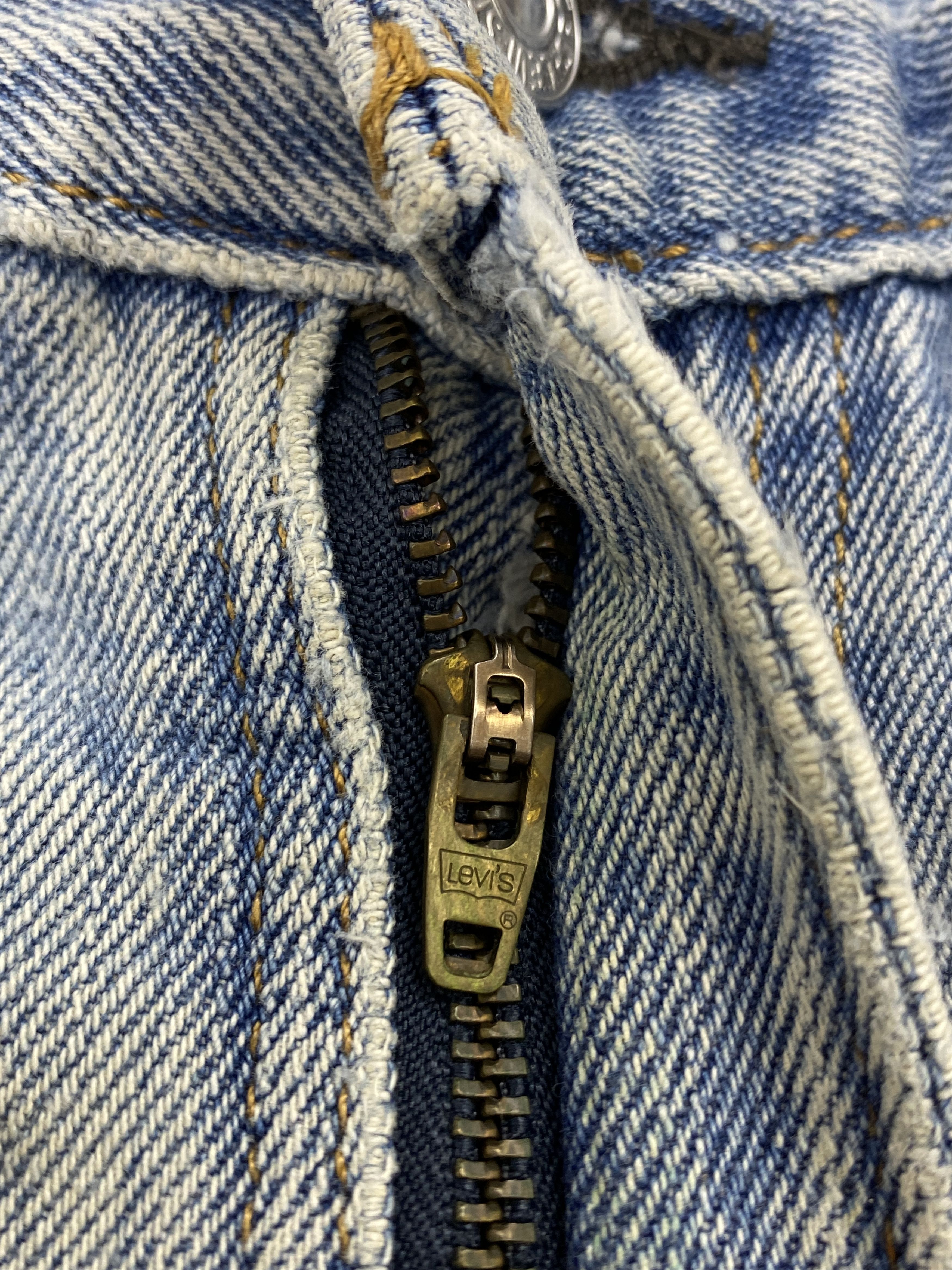 Levi's × Vintage Light Blue Washed Vintage Levi's 505 Jeans Size US 38 / EU 54 - 13 Thumbnail