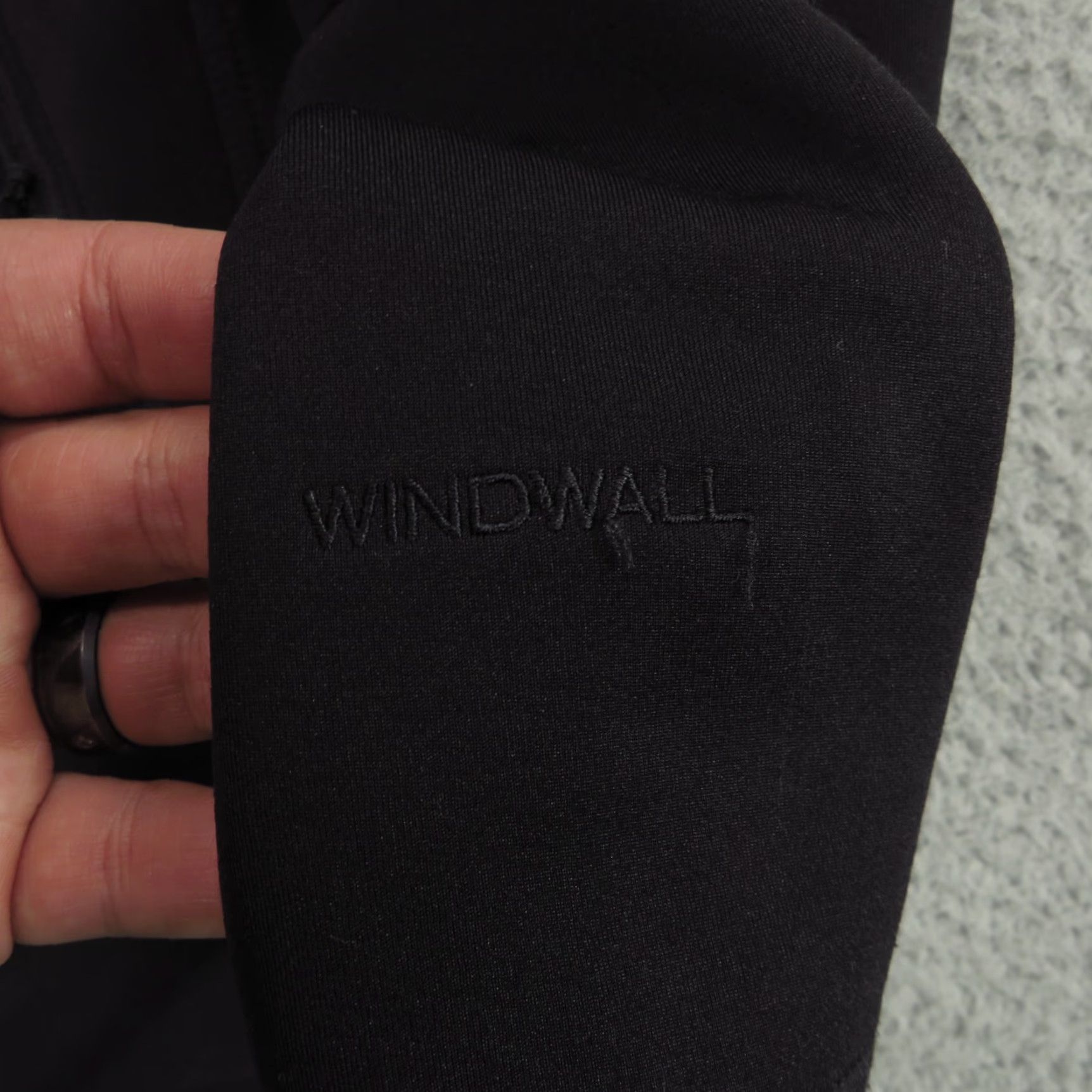 The North Face VINTAGE The North Face Windwall Jacket Mens Small Black Short Soft Shell Zip Size US S / EU 44-46 / 1 - 4 Thumbnail