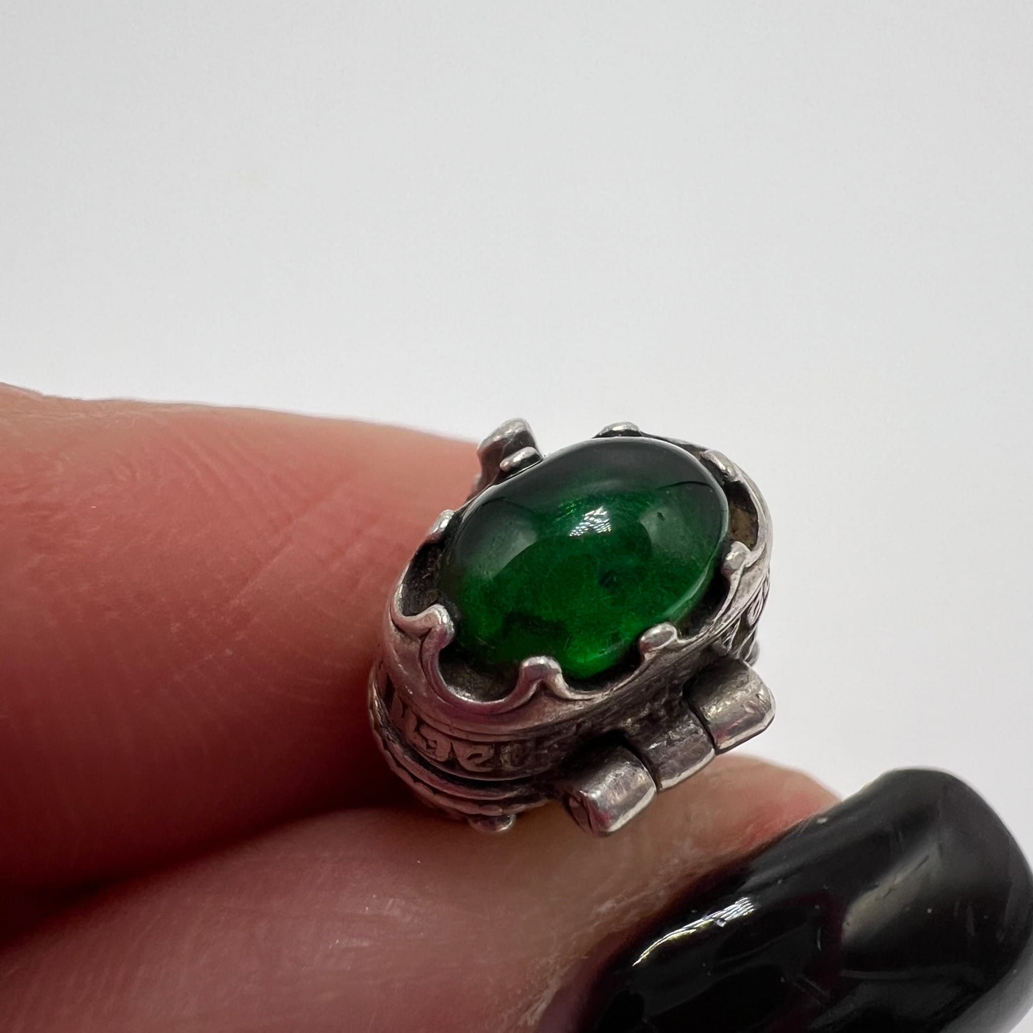 Sterling Silver Vintage Sterling Silver 925 Pendant Virgin Mary and Child Size ONE SIZE - 10 Thumbnail