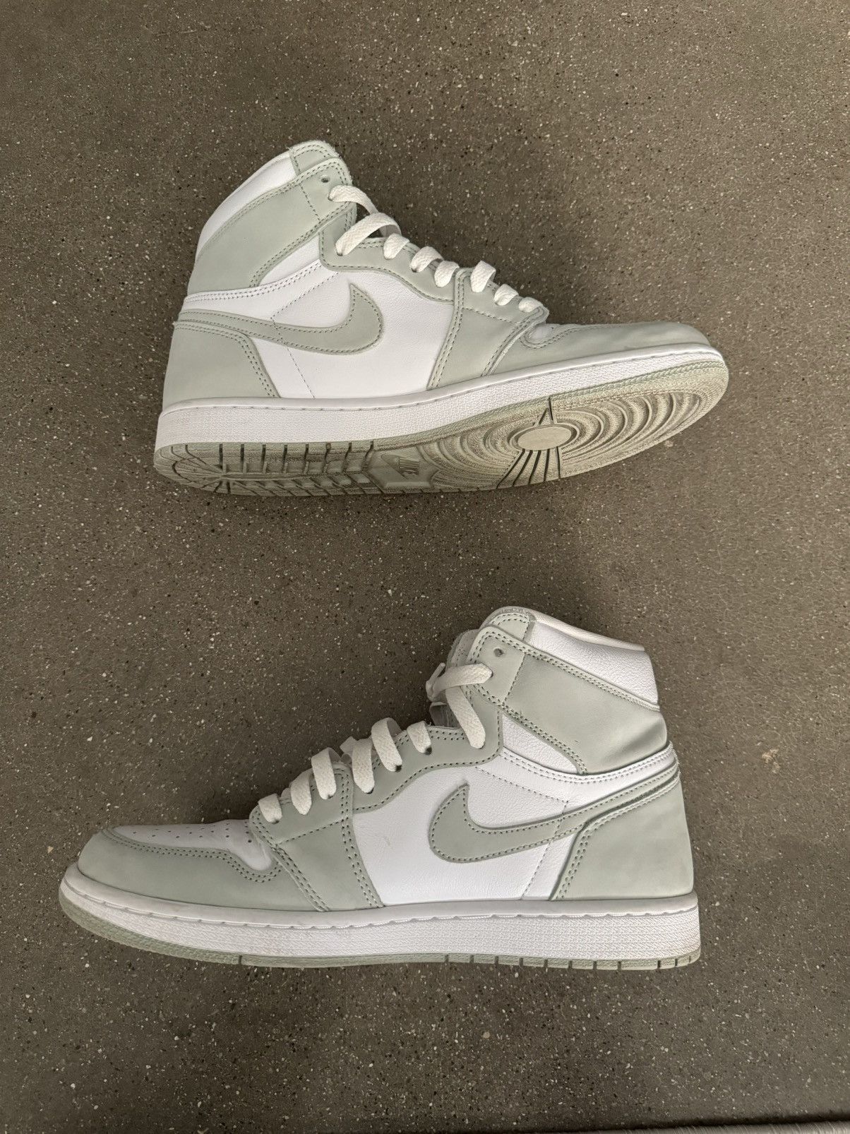 Jordan Brand × Nike Jordan Retro 1 ‘Seafoam Size US 10.5 / EU 43-44 - 2 Thumbnail