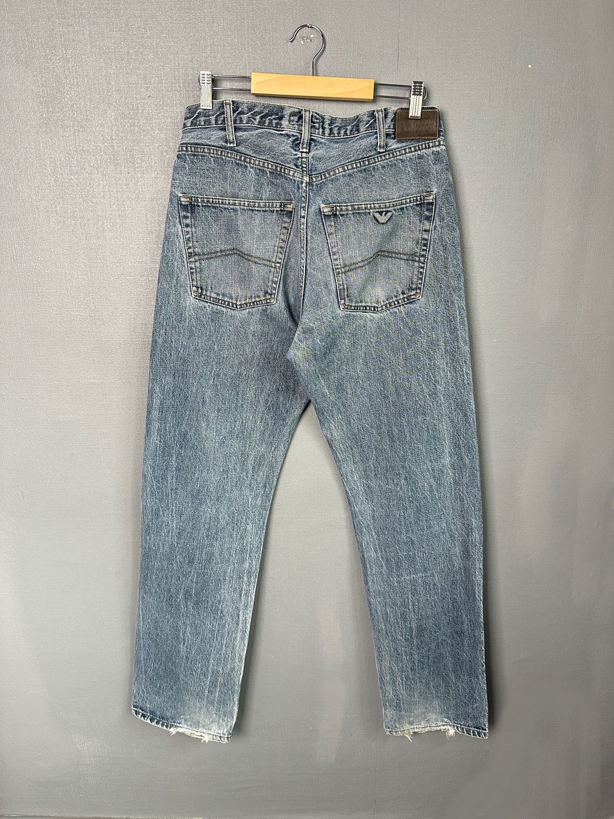 Armani Vintage ARMANI JEANS Blue Distressed Denim Pants Metal Logo Size US 32 / EU 48 - 2 Thumbnail
