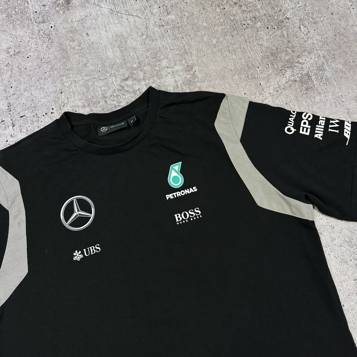 Mercedes-Benz Vintage Mercedes Benz Petronas F1 Formula Uno Hugo Boss Tee Size US XL / EU 56 / 4 - 7 Thumbnail
