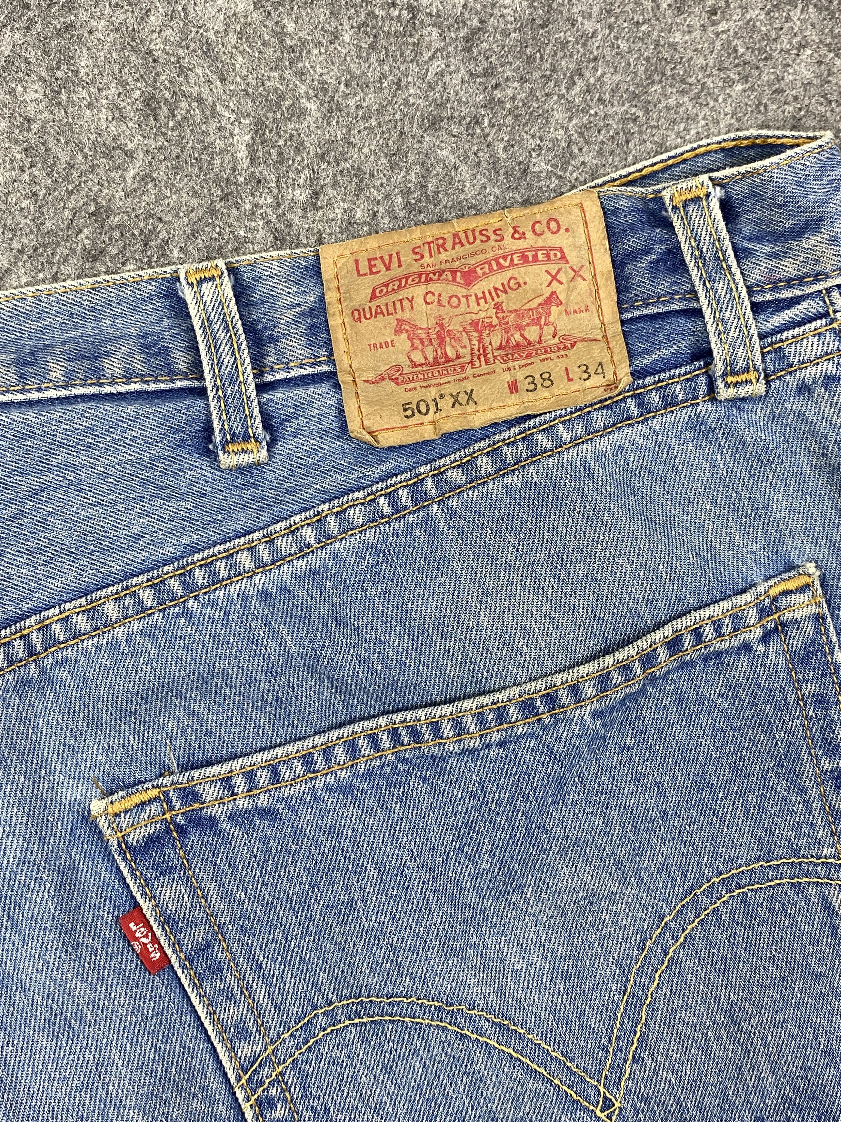 Levi's Blue Vintage Levi's 501 Jeans 37x34 Denim -JN1687 Size US 37 - 10 Thumbnail