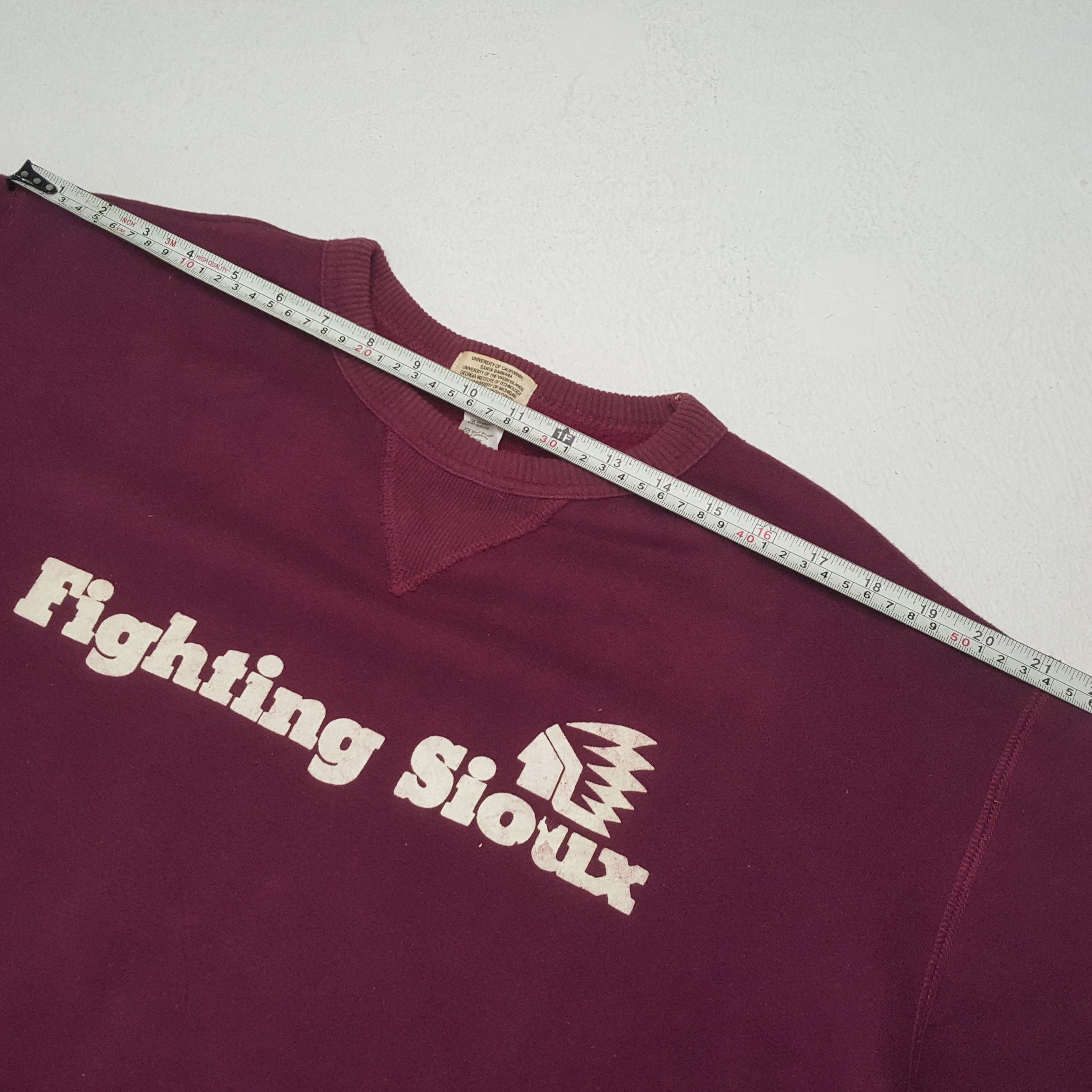 Vintage FIGHTING SIOUX Streetwear Style Sweatshirt C28614 Size US L / EU 52-54 / 3 - 5 Thumbnail