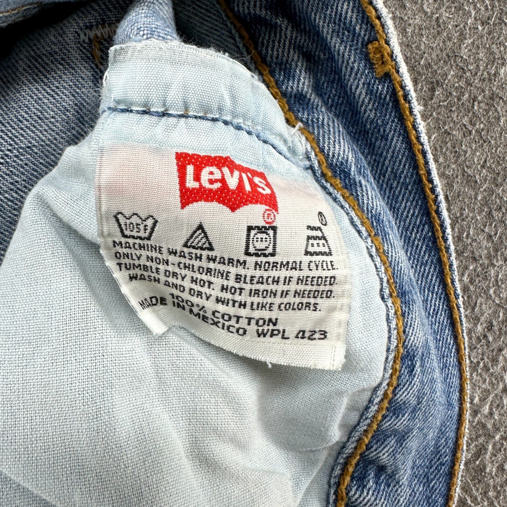 Levi's VINTAGE Levi's 501 Jeans Mens 36x32 Blue Distressed Medium Wash Straight 5-Pocket Denim Jeans Mens Regular Blue Size US 36 / EU 52 - 4 Thumbnail