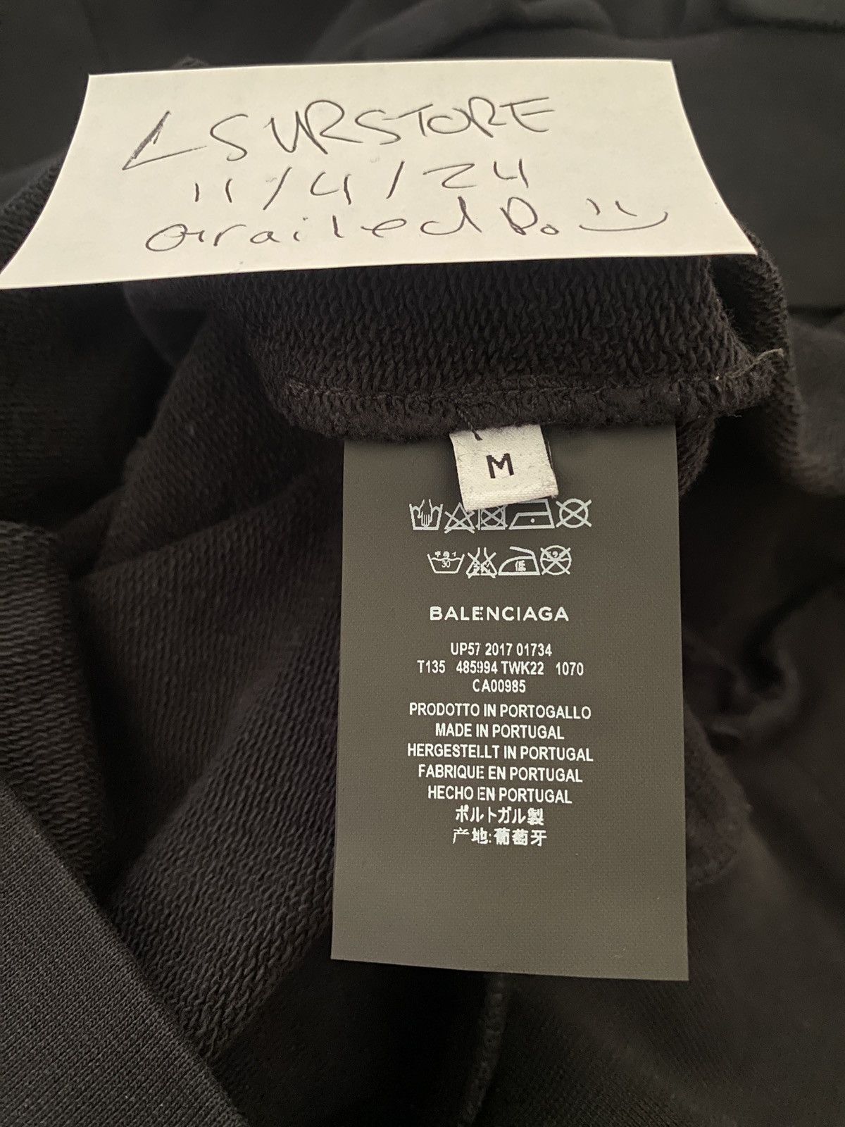 Balenciaga Balenciaga FW17 Homme Crewneck Sweatshirt OG Medium Size US M / EU 48-50 / 2 - 5 Thumbnail