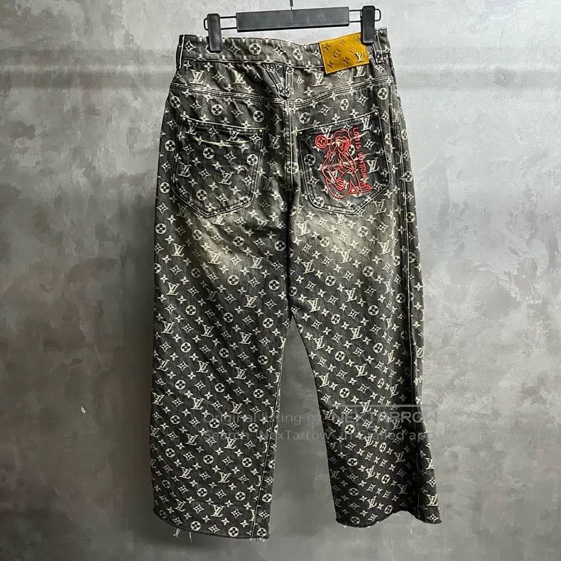 Louis Vuitton Louis Vuitton Logo Full Print Loose Jeans Size US 28 / EU 44 - 2 Thumbnail