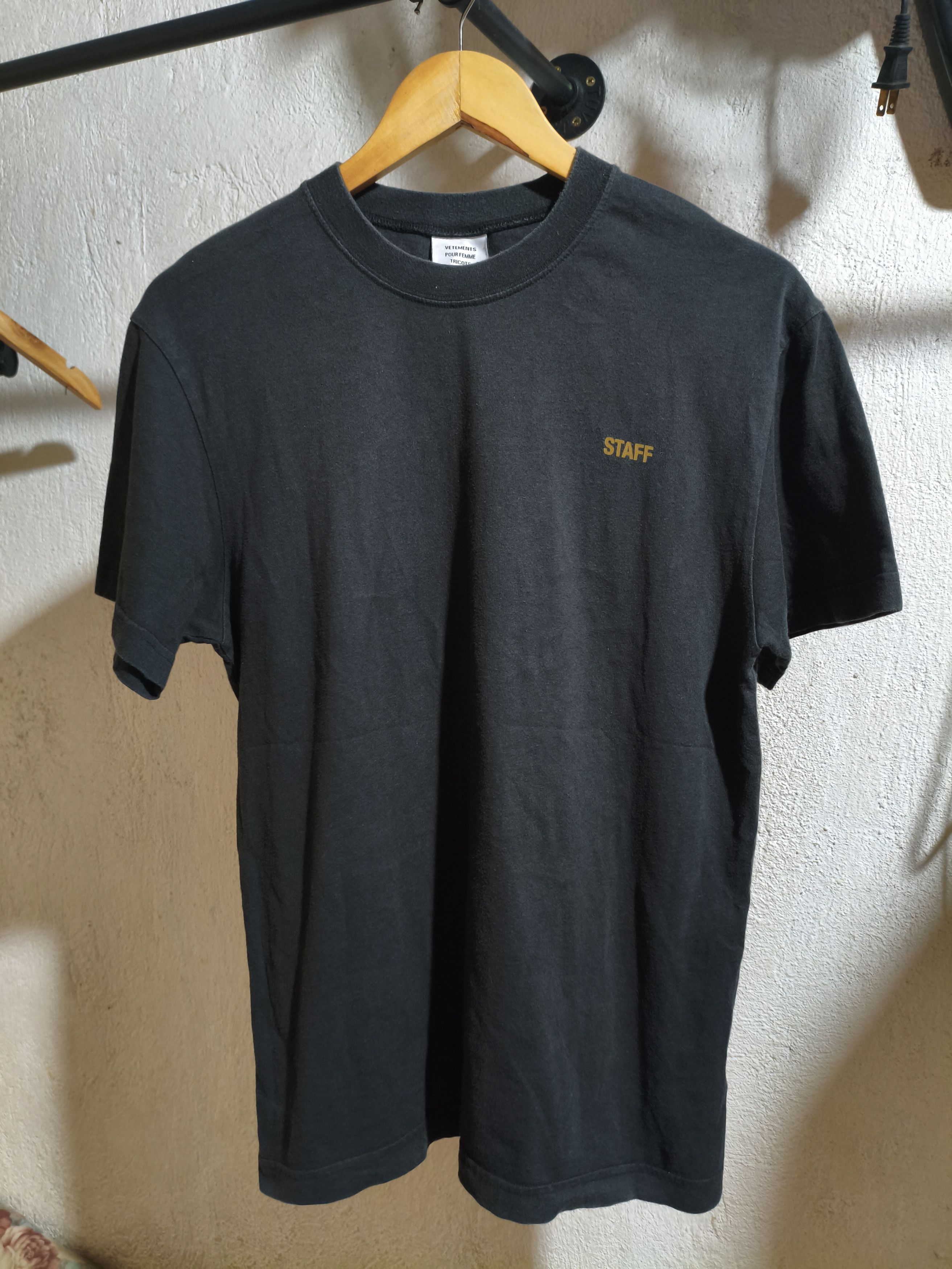 Vetements Vetements staff 2018 Demna era Size US S / EU 44-46 / 1 - 1 Thumbnail