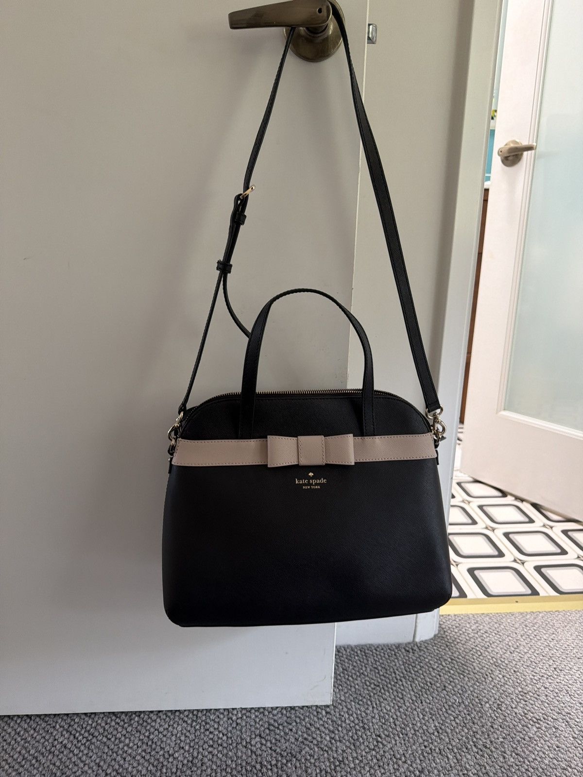 Kate Spade 2022 Pink Ribbon and Black Kate Spade Bag Size ONE SIZE - 1 Thumbnail