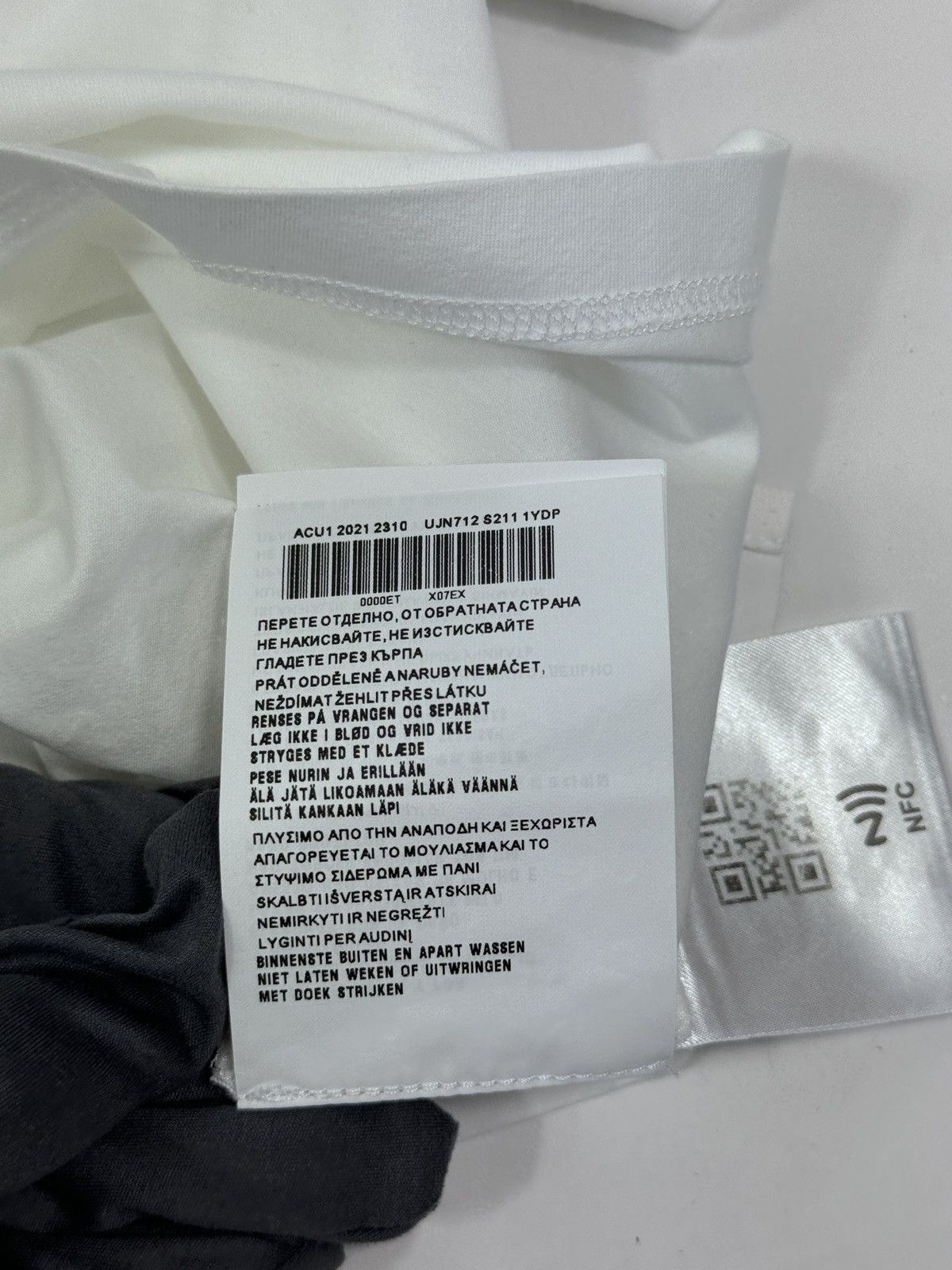 Prada LOGO PRINT T-SHIRT Size US S / EU 44-46 / 1 - 15 Thumbnail