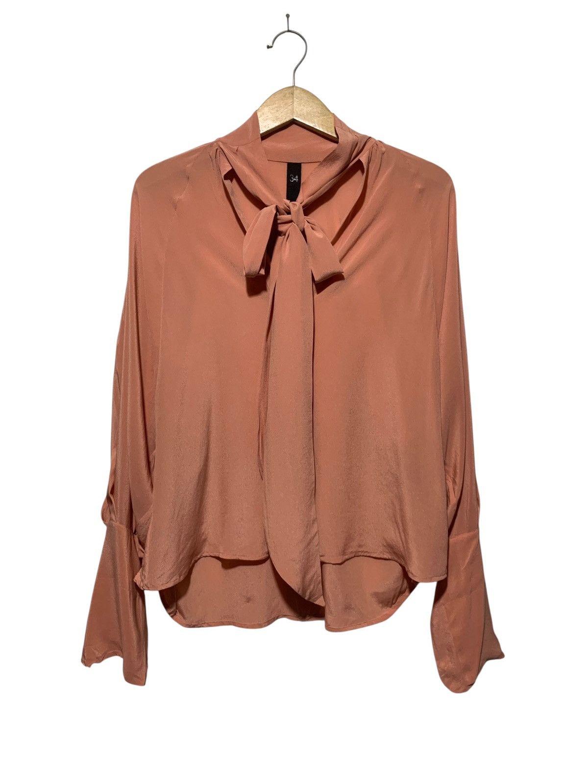 Petar Petrov $1069 archive Petar Petrov Anne Hathaway bow tie silk shirt Size M / US 6-8 / IT 42-44 - 3 Thumbnail