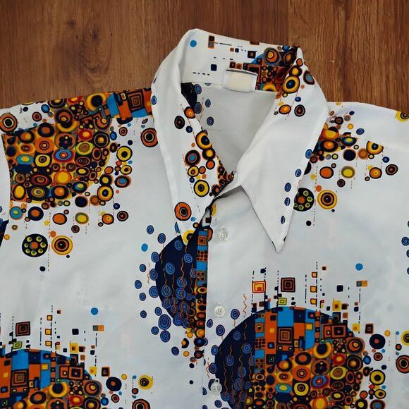 Other Vintage MCM Golden Vee Abstract Geometric Polyester Shirt Size US XL / EU 56 / 4 - 1 Thumbnail