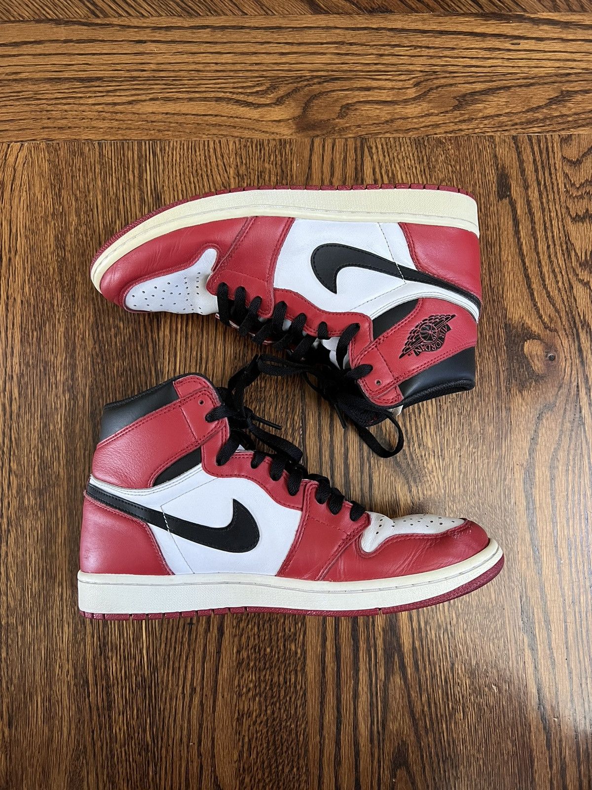 Jordan Brand × Nike Nike Jordan 1 Chicago (2015) Size US 10 / EU 43 - 3 Thumbnail