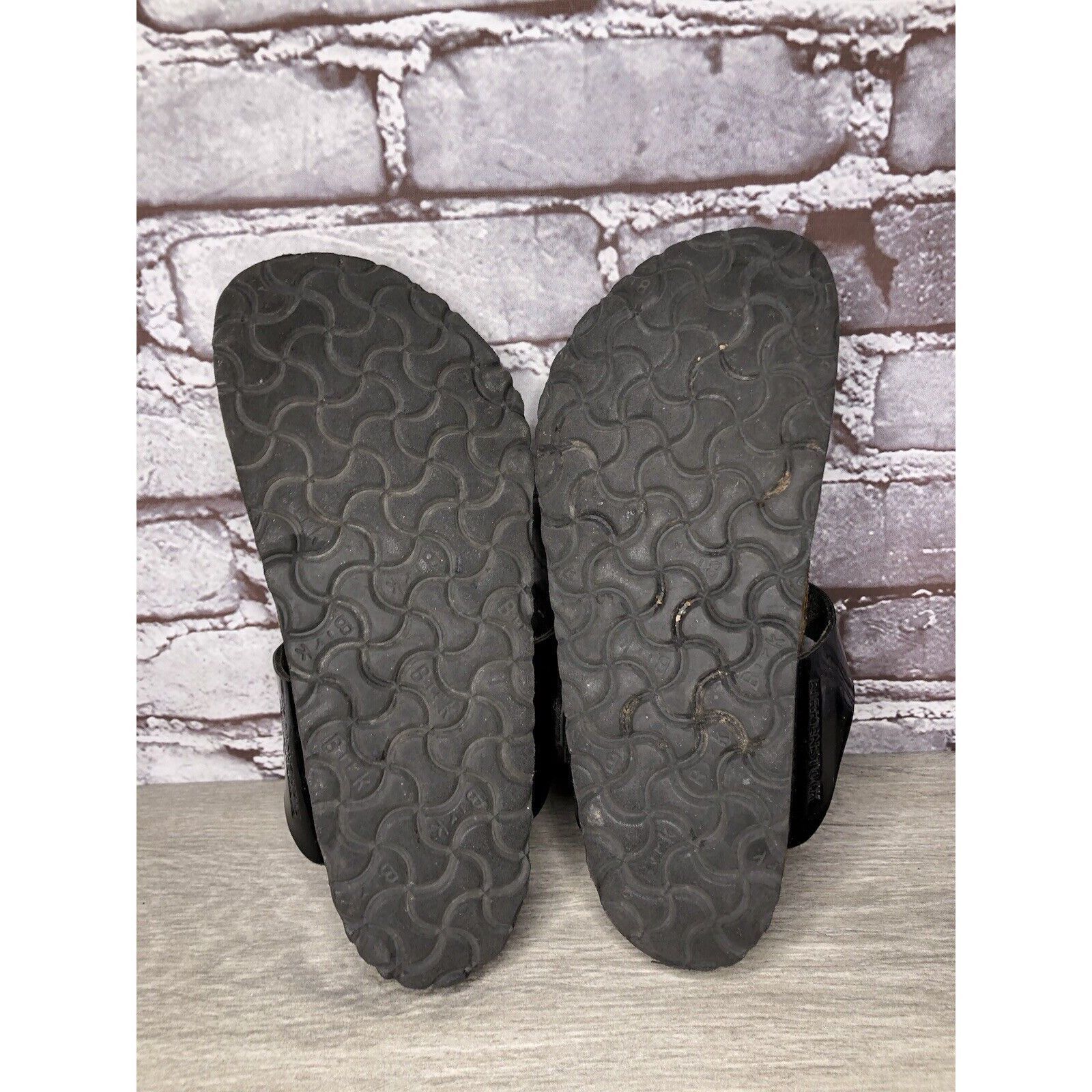 Birkenstock Birkenstock Gizeh Black Patent Leather Cork Strap Sandals Wo Size US 6.5 / IT 36.5 - 9 Thumbnail