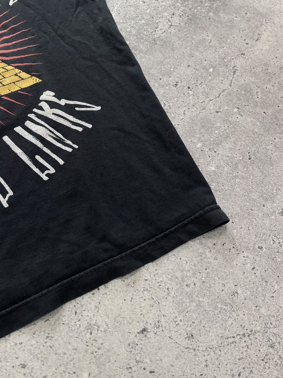 Band Tees Vintage Wisdom in Chains The Missing Links Pyramid T-Shirt Size US M / EU 48-50 / 2 - 7 Thumbnail