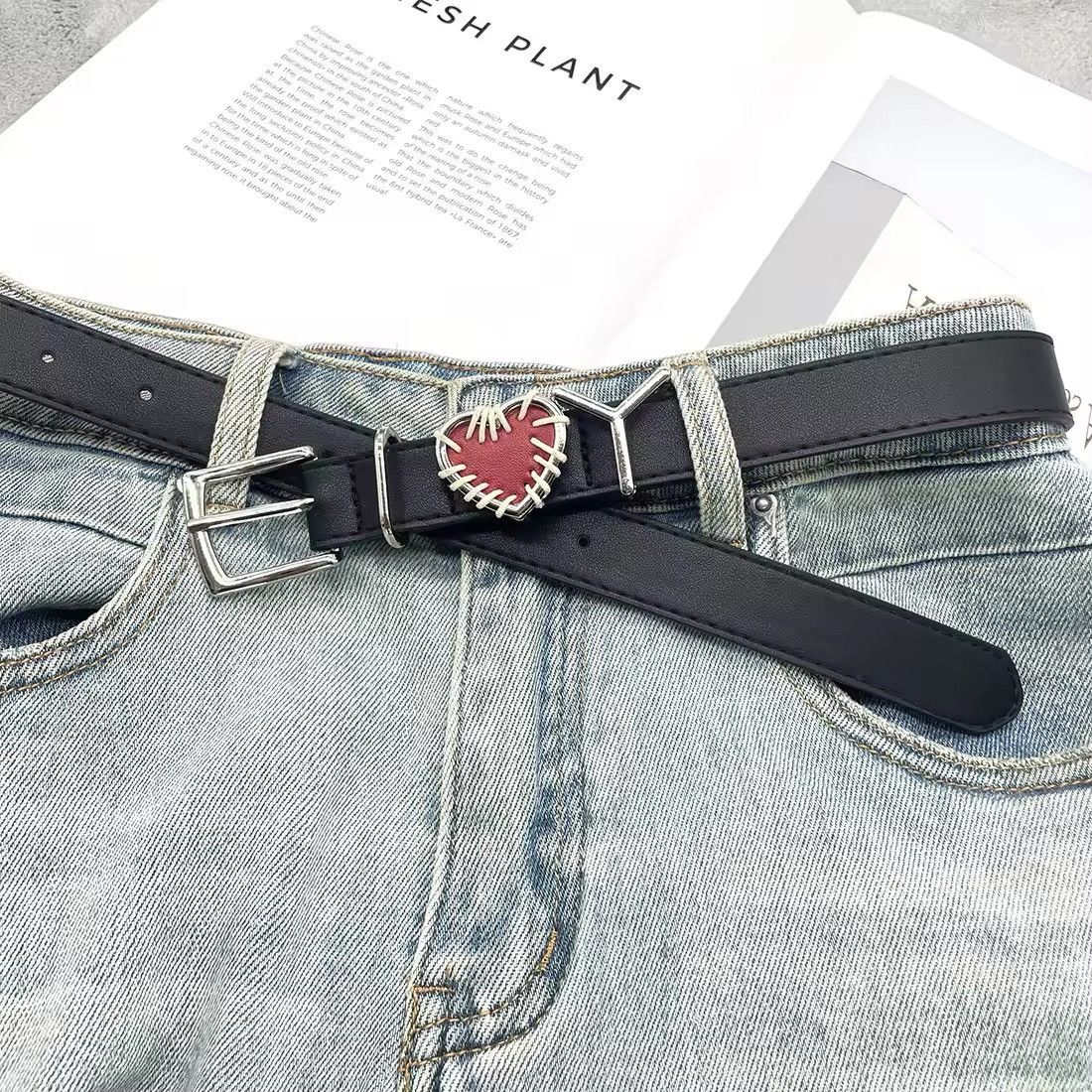 Other Creative Unisex Alloy Red Heart Belt Size ONE SIZE - 2 Thumbnail