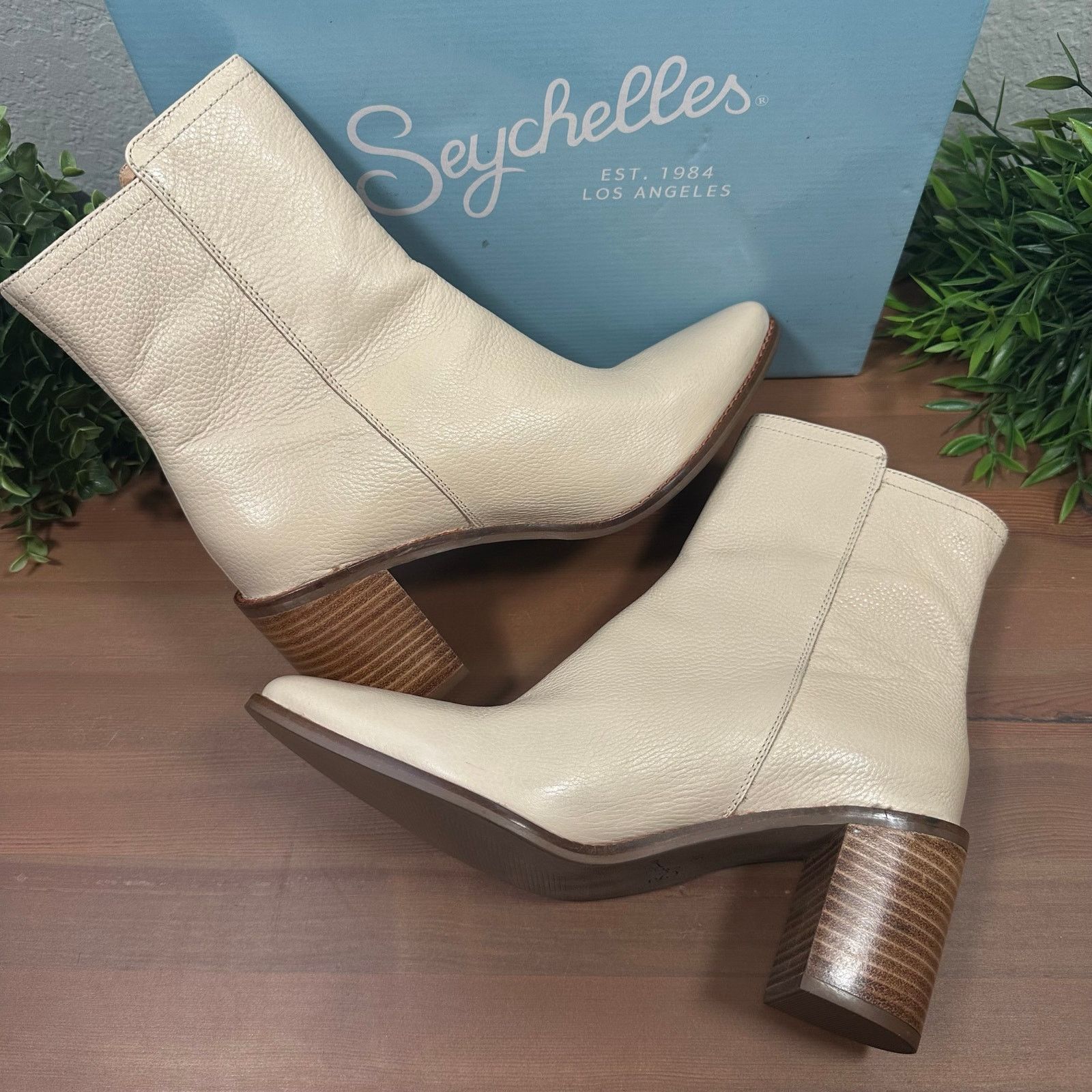 Seychelles Seychelles Desirable Leather Heeled Ankle Boots Size 8.5 Size US 8.5 / IT 38.5 - 5 Thumbnail