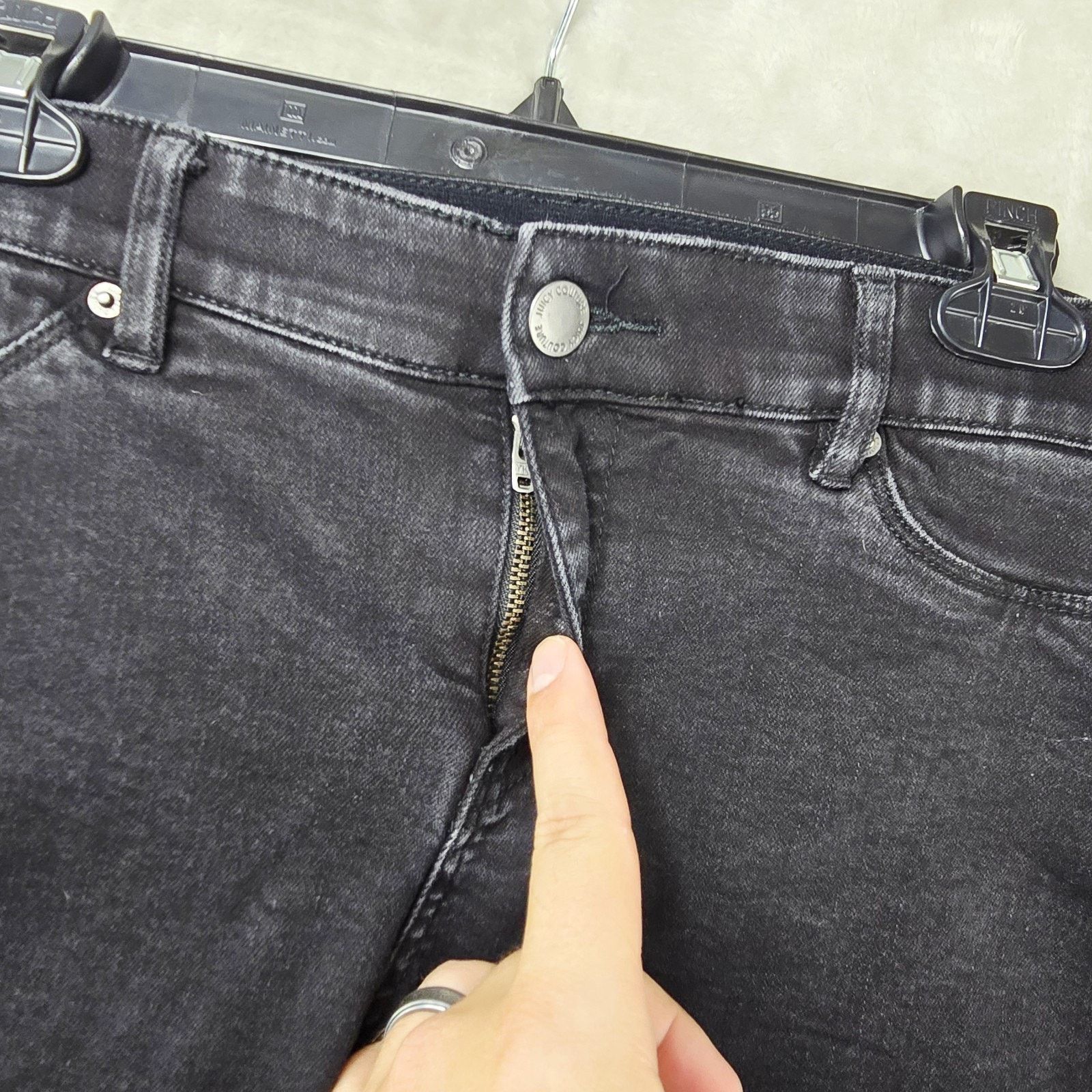 Juicy Couture Juicy Couture Capri Jeans Women Size 8 Black Strech 30x22 Size 30" / US 8 / IT 44 - 3 Thumbnail