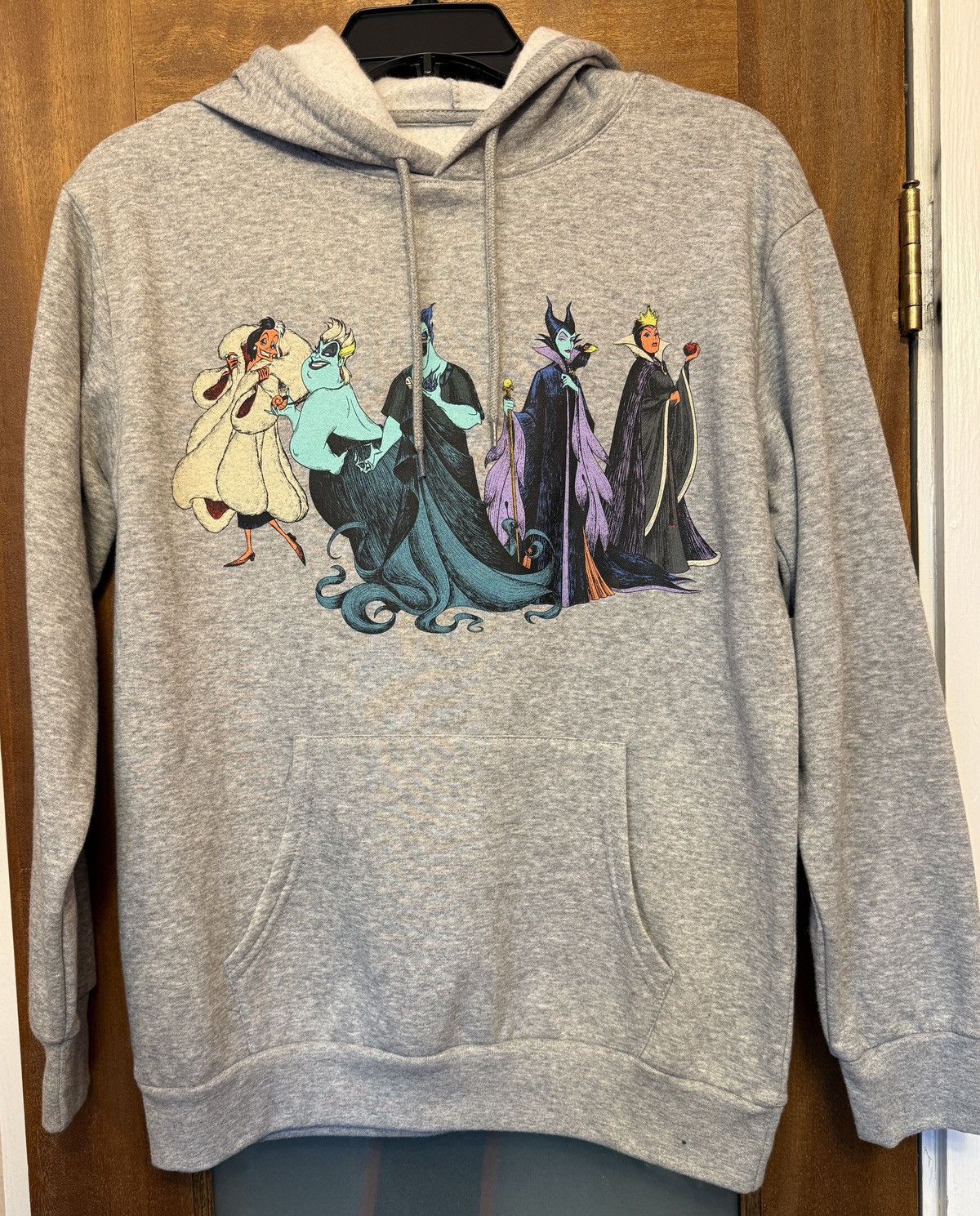 Disney Disney Villains Women’s Grey Hood Graphic Hoodie S (4-6) NWT Size S / US 4 / IT 40 - 1 Thumbnail