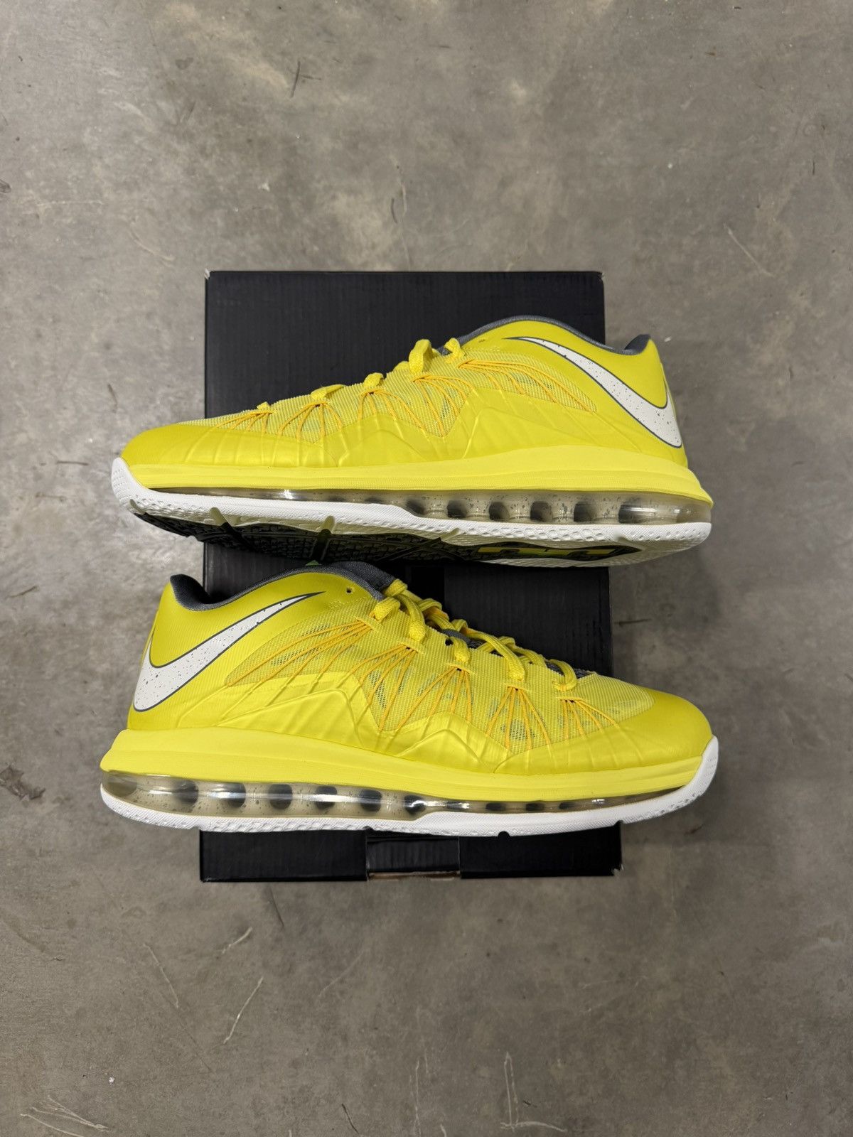 Nike Nike Lebron 10 Low Sonic Yellow Size 9.5 Size US 9.5 / EU 42-43 - 2 Thumbnail