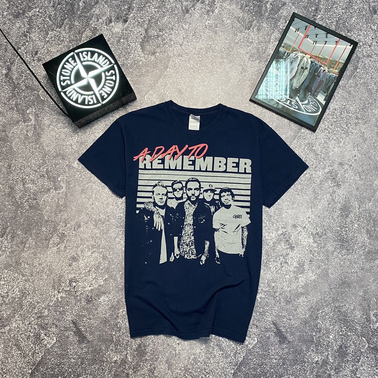 Band Tees × Vintage Vintage A Day To Remember Big Graphic logo rock band tee Size US M / EU 48-50 / 2 - 1 Thumbnail
