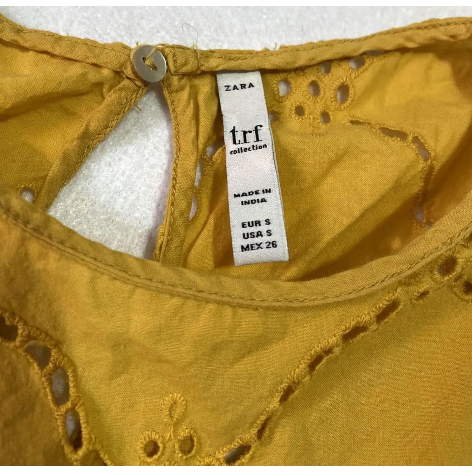 Zara ZARA Blouse Top SHIRT Round Neck Gold / 26-58 Size S Women’s Bell Sleeve Regular Modern Casual Front Button Closure Viscose 3/4 Sleeve Vintage No Size S / US 4 / IT 40 - 4 Thumbnail