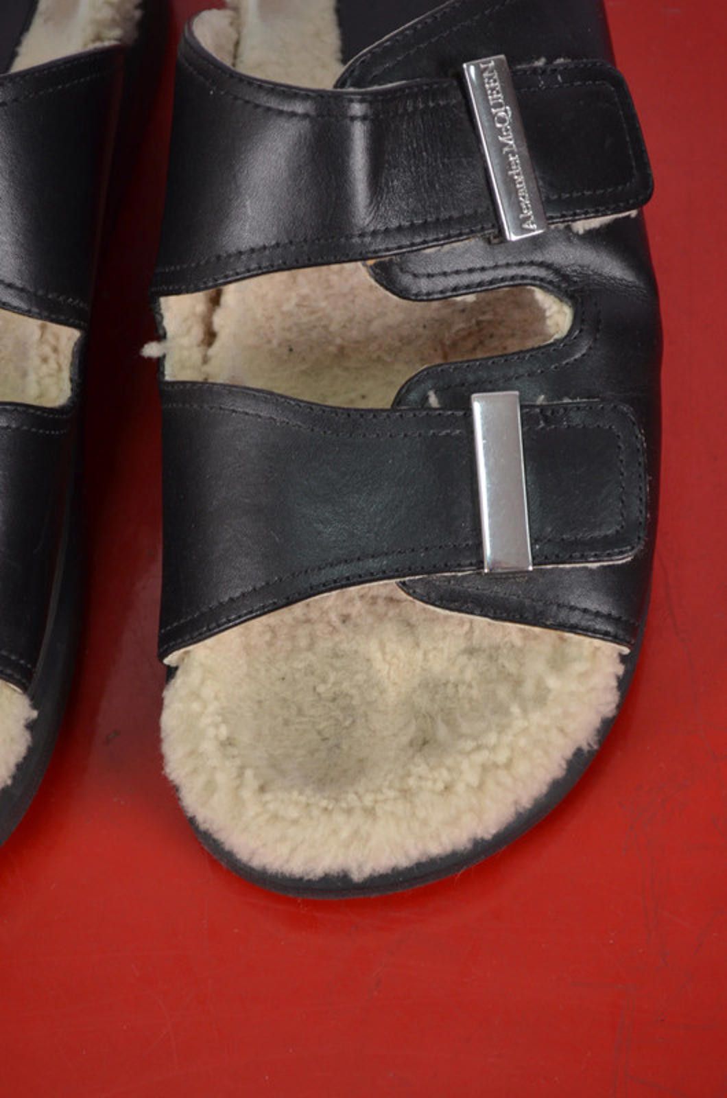 Alexander McQueen Alexander McQueen hybrid Shearling Womens Sandal Size 39 Size US 8 / IT 38 - 4 Thumbnail