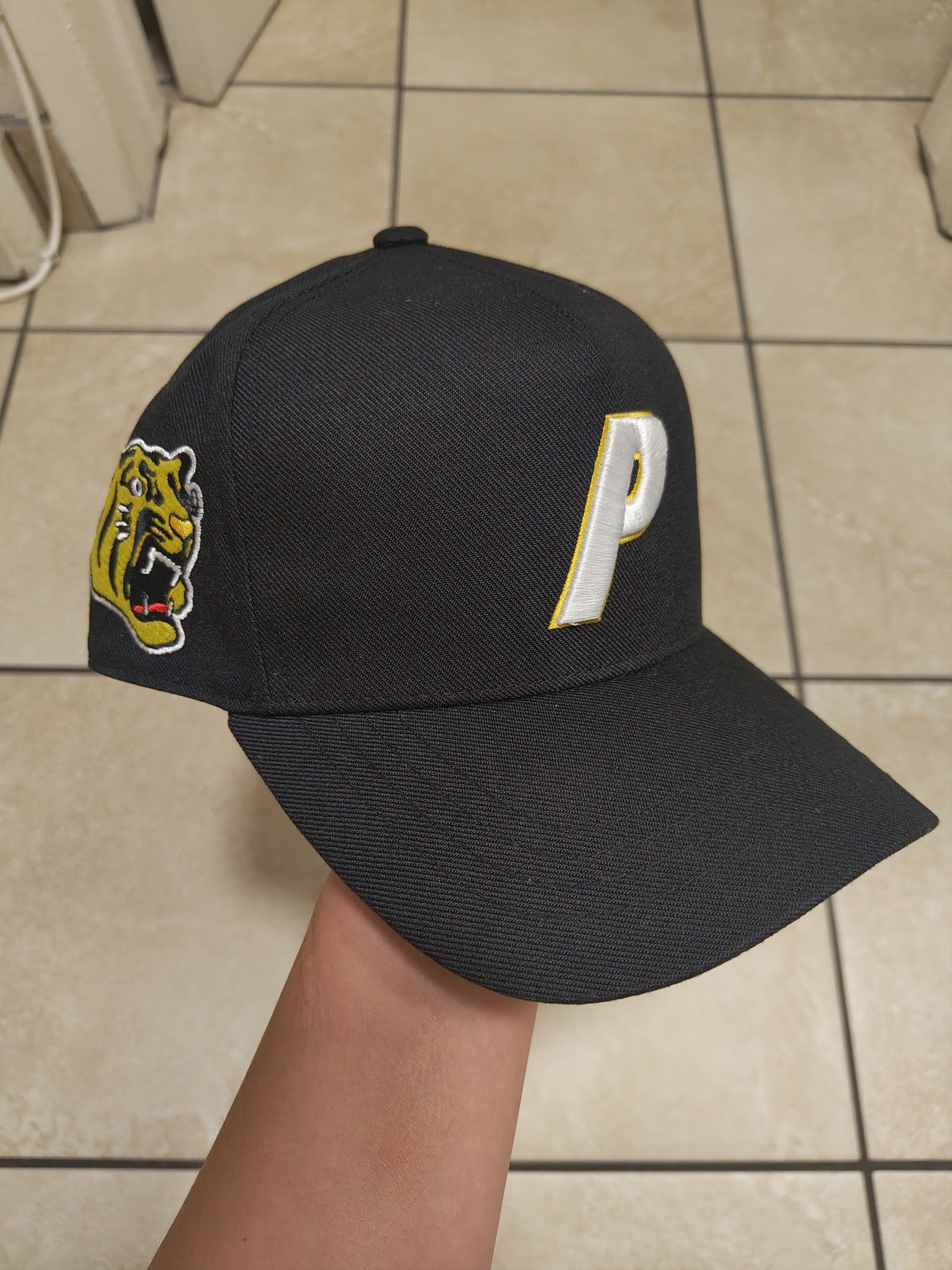 Palace Palace Osaka Exclusive Hanshin Tigers 5 Panel Snapback Cap Size ONE SIZE - 8 Thumbnail