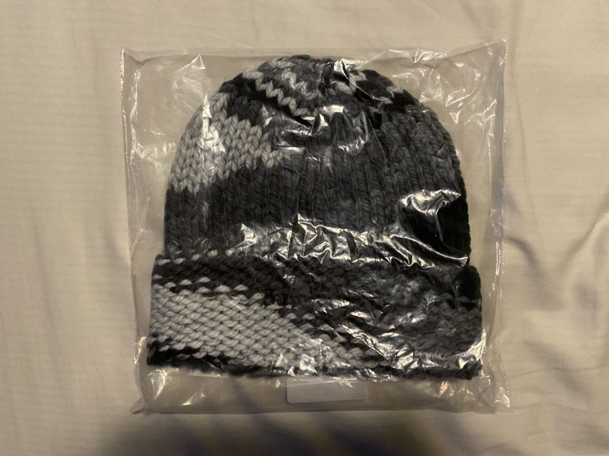 image of Supreme Ss24Bn14 Gradient Space Dye Beanie Black, Men's