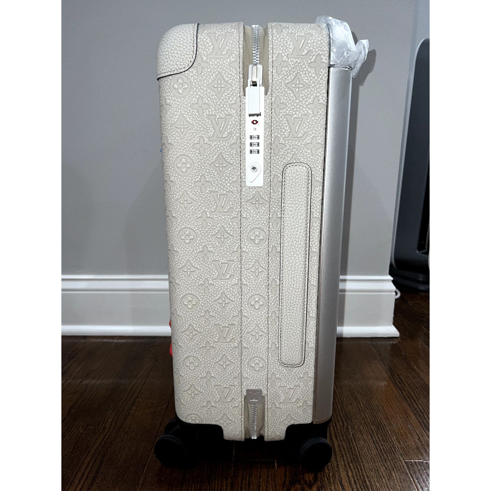 Louis Vuitton Louis Vuitton Leather Cabin Rolling Luggage Travel Bag Size ONE SIZE - 9 Thumbnail