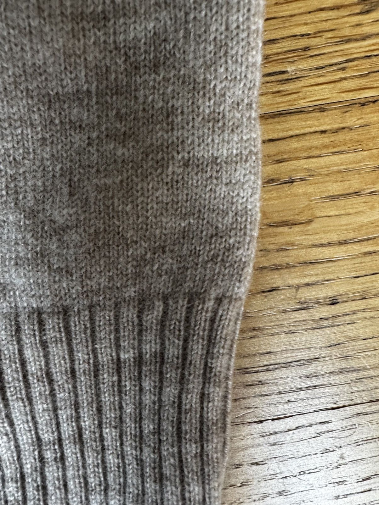 Malo NWOT 600$ Beige Cashmere V-Neck Knit Size US XXL / EU 58 / 5 - 9 Thumbnail