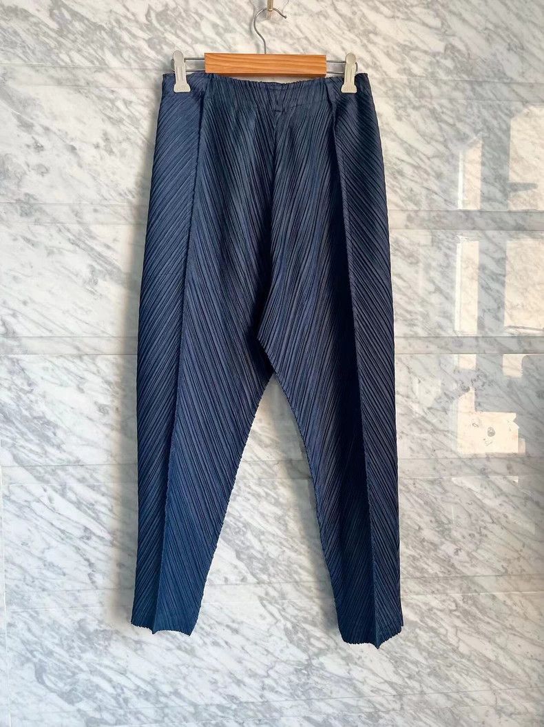 Issey Miyake Issey Miyake size:2 Navy blue irregular-shaped skinny pant Size 22" - 4 Thumbnail