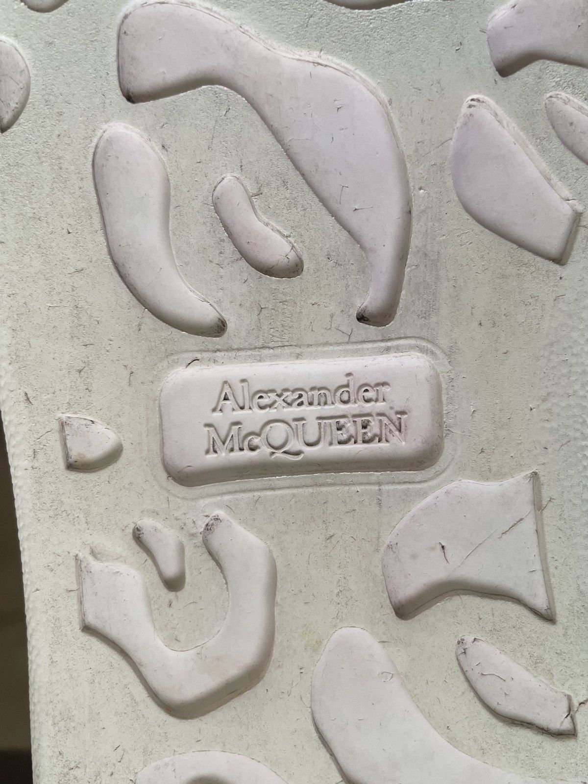 Alexander McQueen Alexander McQueen Oversized low top sneakers black white Size US 7.5 / EU 40-41 - 10 Thumbnail