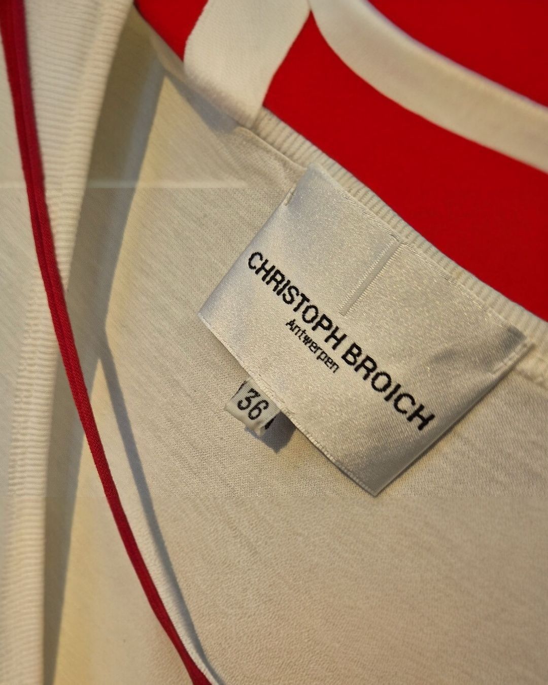 Other Christoph Broich “Nano” Tee /red zig-zag cut detail Size XS / US 0-2 / IT 36-38 - 12 Thumbnail