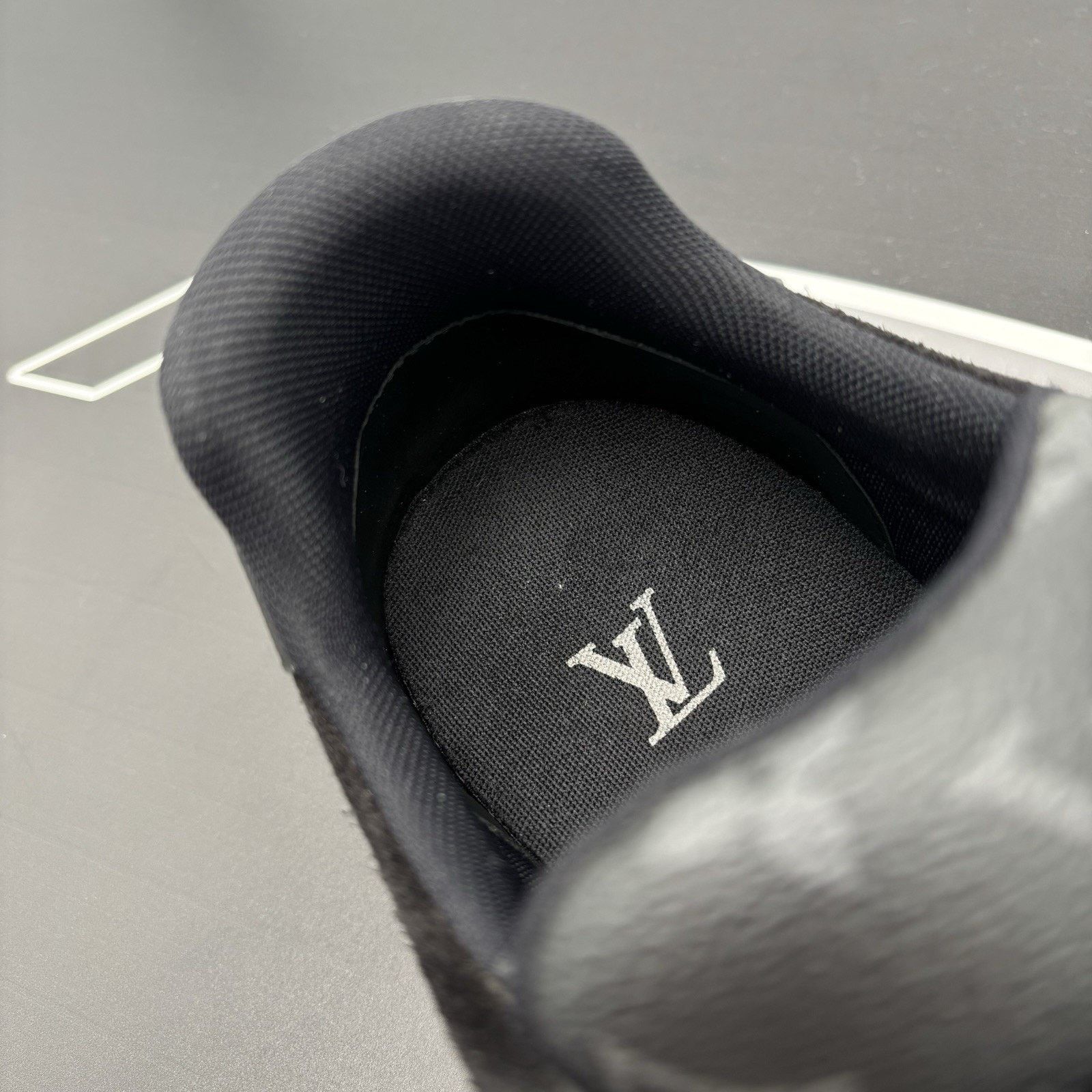 Louis Vuitton Louis Vuitton Trainer ' Black Monogram ' | GOOD CONDITION! Size US 9.5 / EU 42-43 - 16 Thumbnail