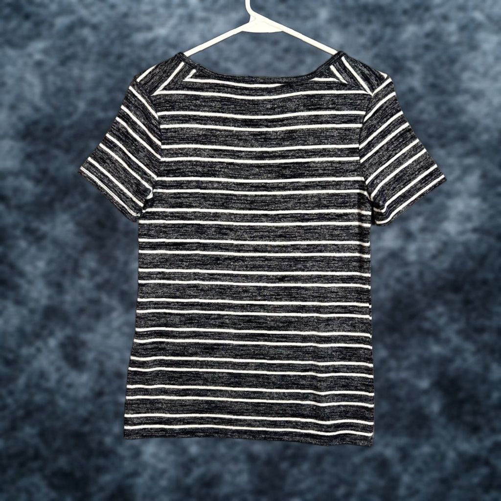 Banana Republic Banana Republic T-Shirt Striped Short Sleeve XS Womens Black & White Shirt, 90s, Vintage, Regular Size XS Womens Size XS / US 0-2 / IT 36-38 - 1 Thumbnail