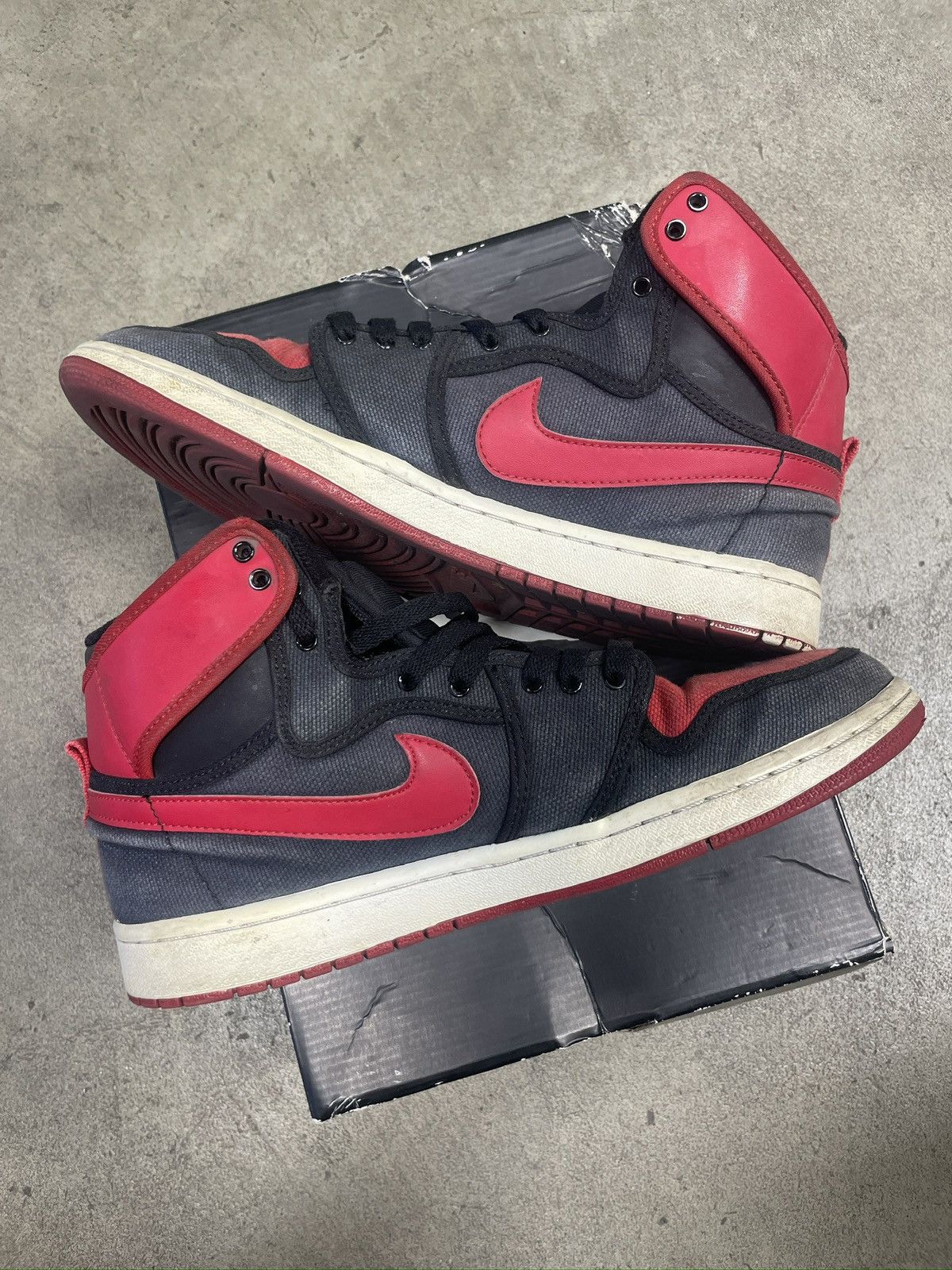 Jordan Brand 2012 Air Jordan 1 Retro AJKO Bred Size US 10 / EU 43 - 2 Thumbnail