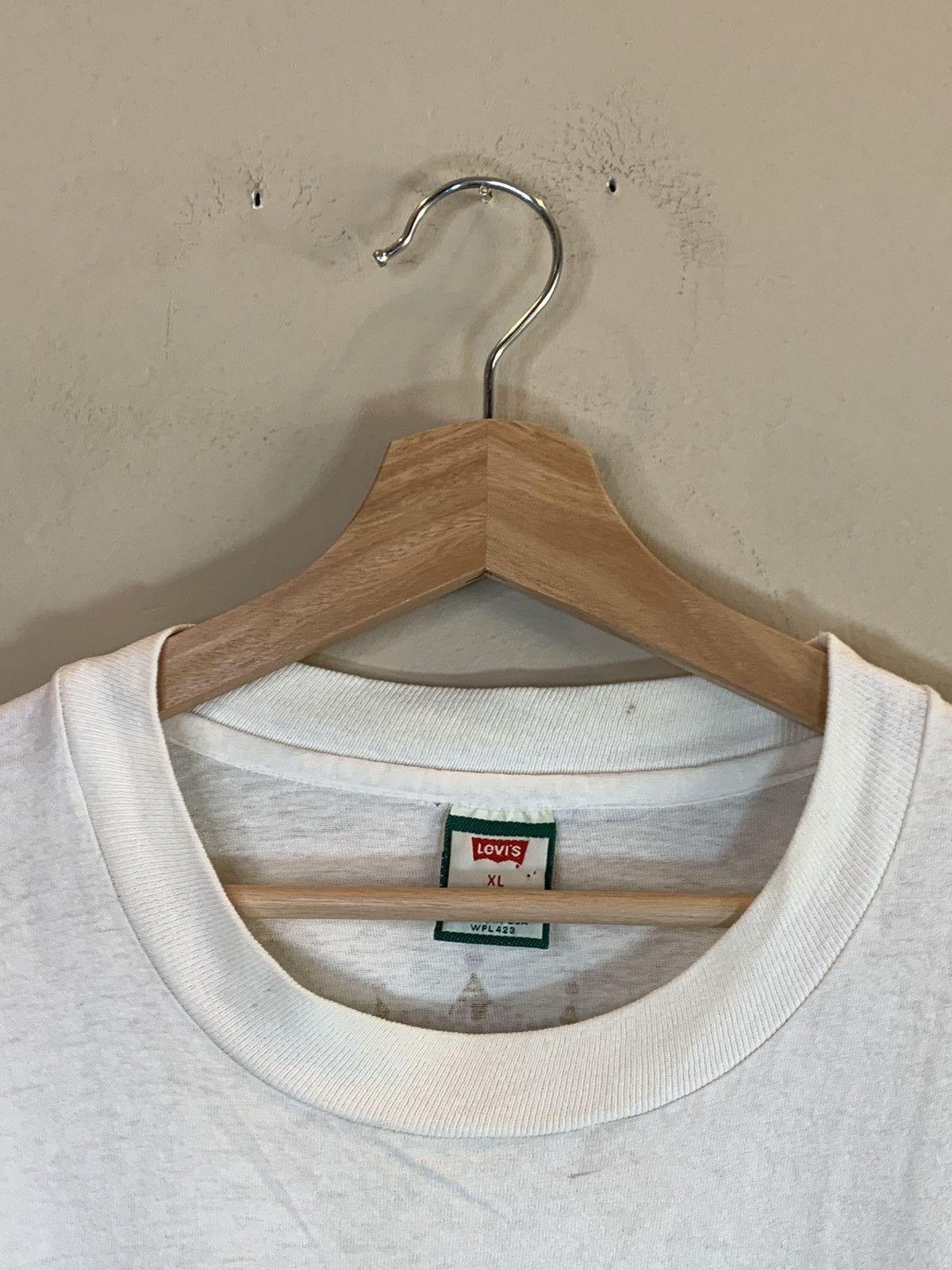 Levi's × Vintage *RARE* Vintage Levi’s Peace Art Single Stitch USA-Made Shirt Size US XL / EU 56 / 4 - 6 Thumbnail