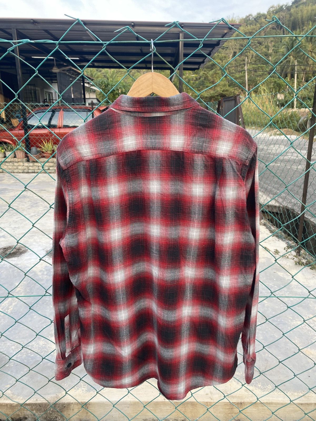 Uniqlo Uniqlo shadow plaid kurt cobain style Size US XL / EU 56 / 4 - 2 Thumbnail